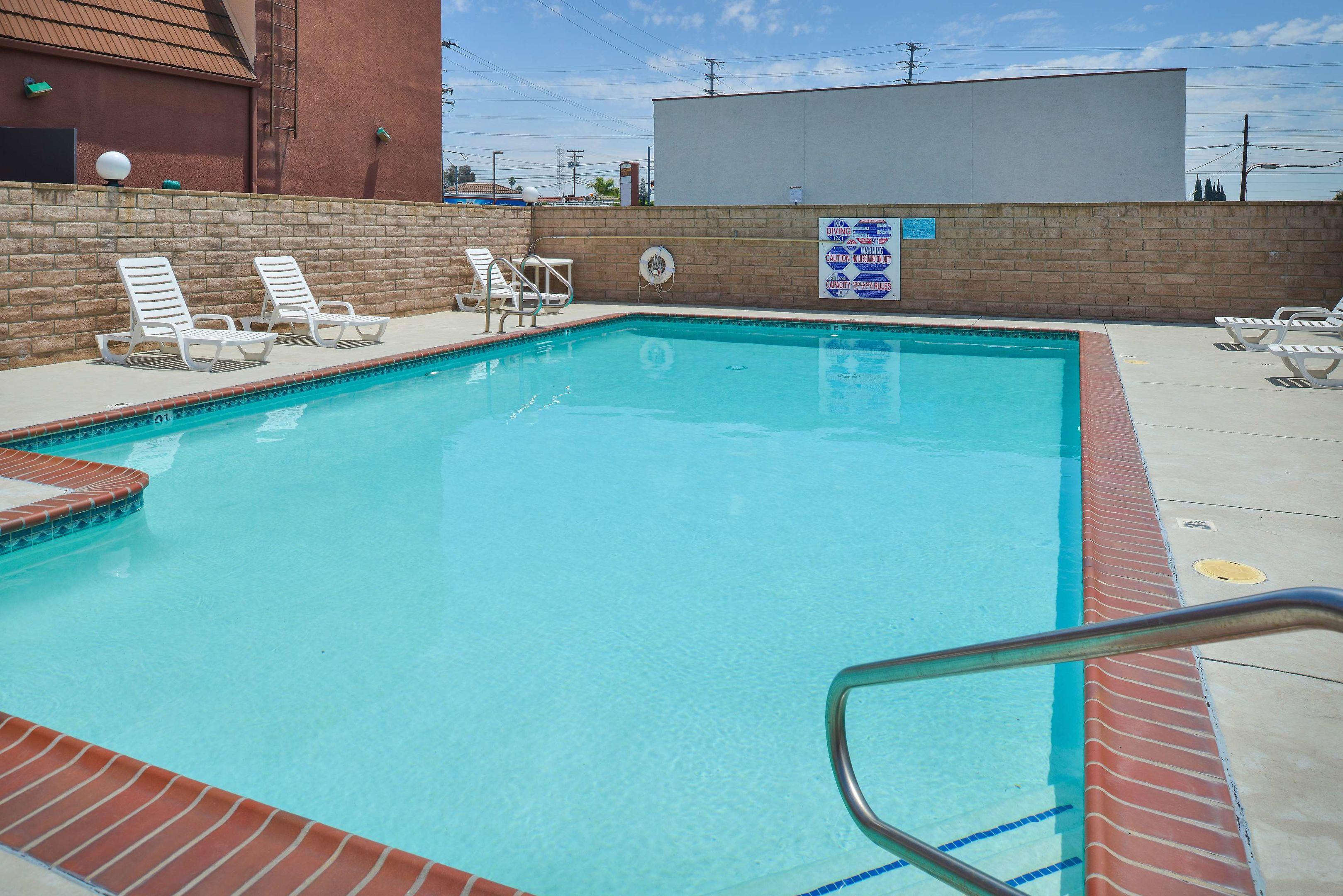 Americas Best Value Inn-Azusa/Pasadena — photo 4