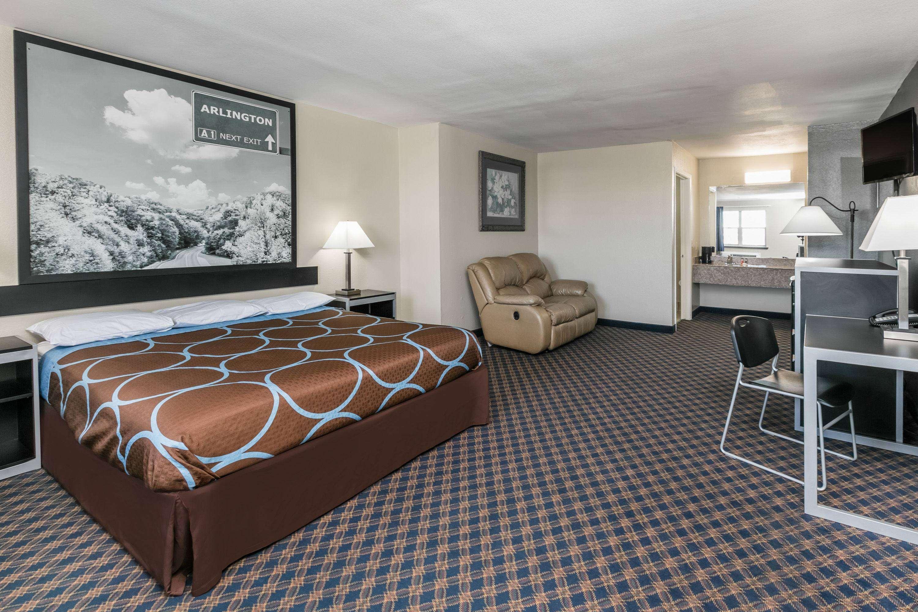 Super 8 by Wyndham Arlington Near AT&T Stadium — photo 5