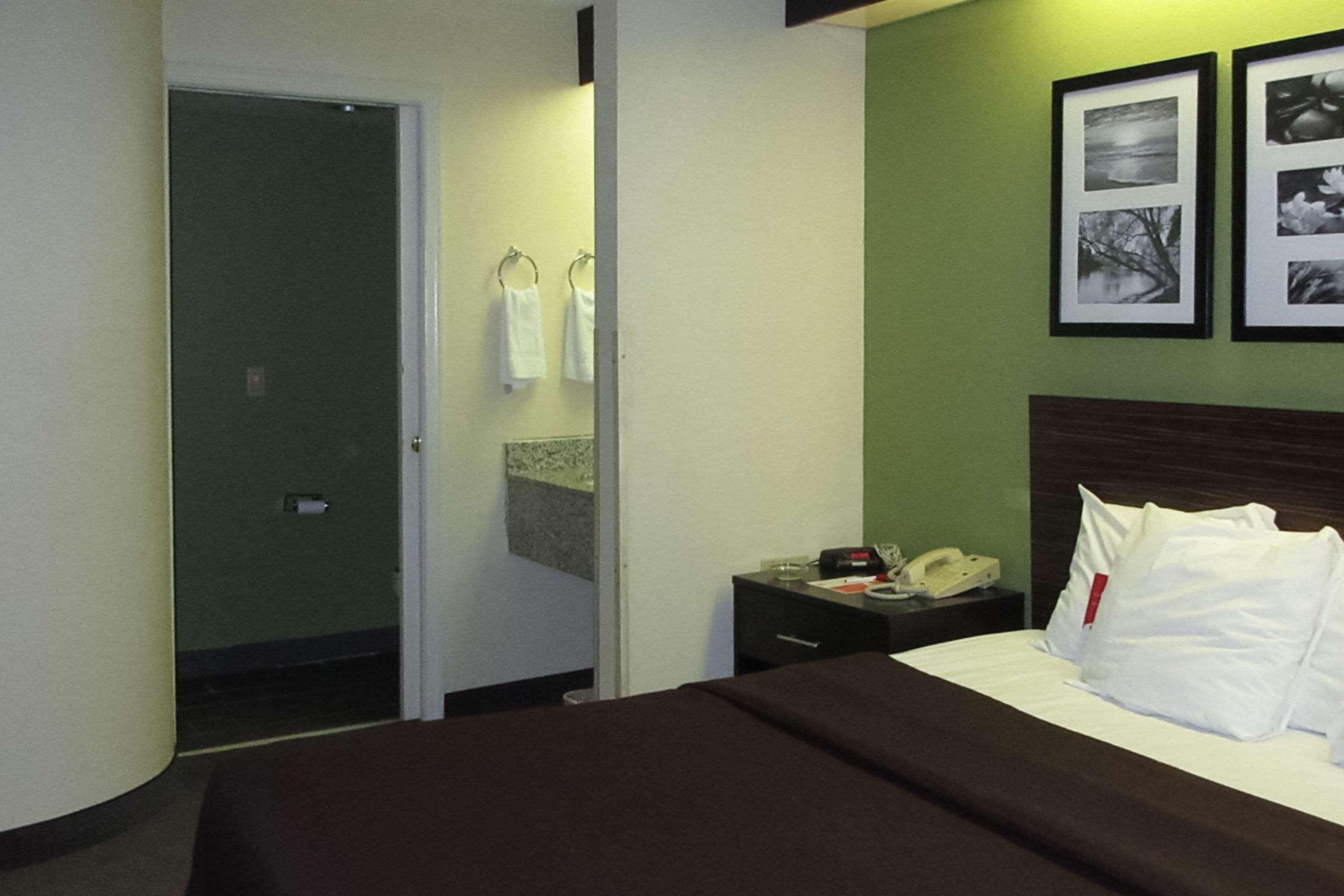 Econo Lodge — photo 4