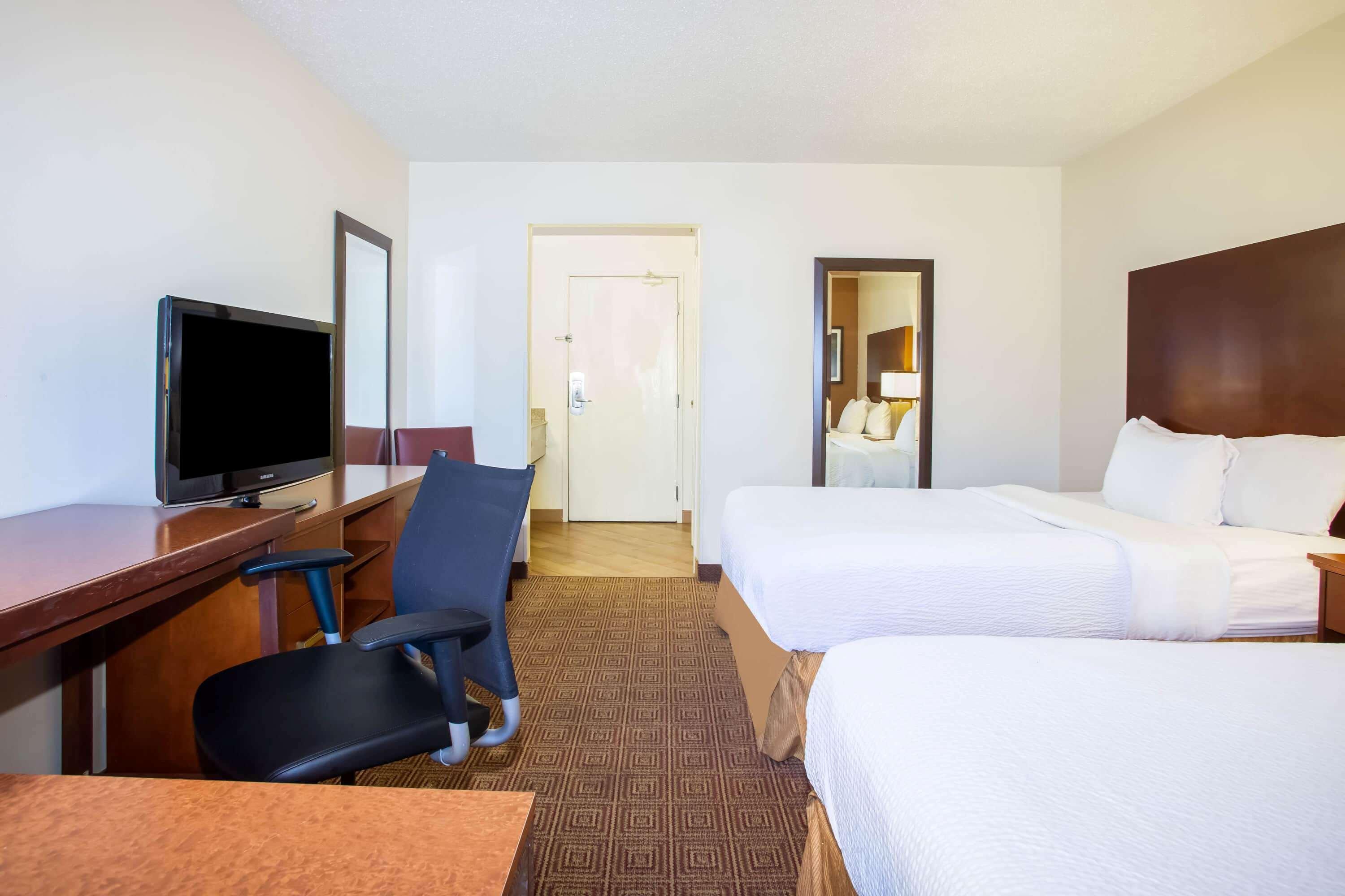 La Quinta Inn & Suites Columbia — photo 5