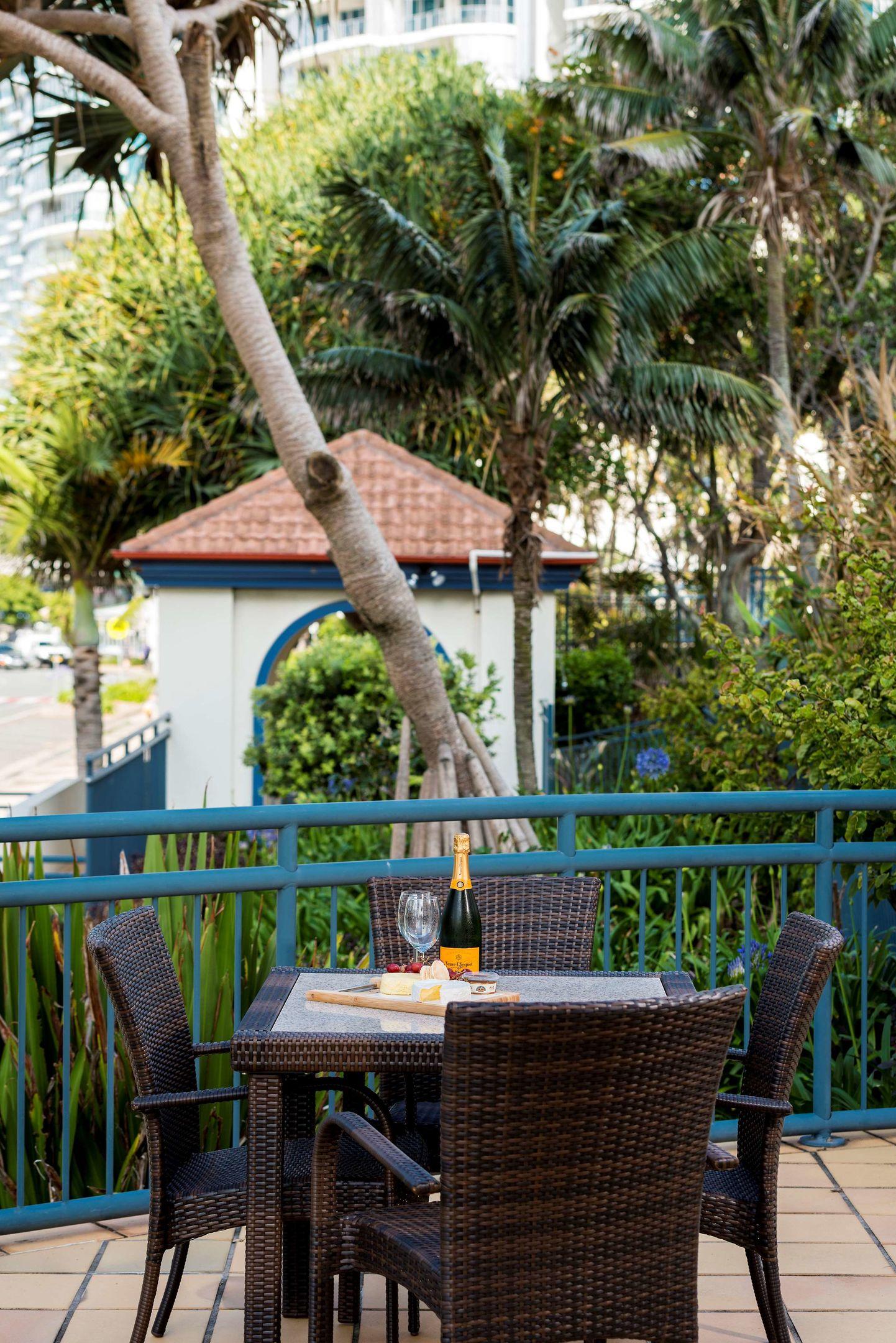 Oaks Gold Coast Calypso Plaza Suites — photo 5
