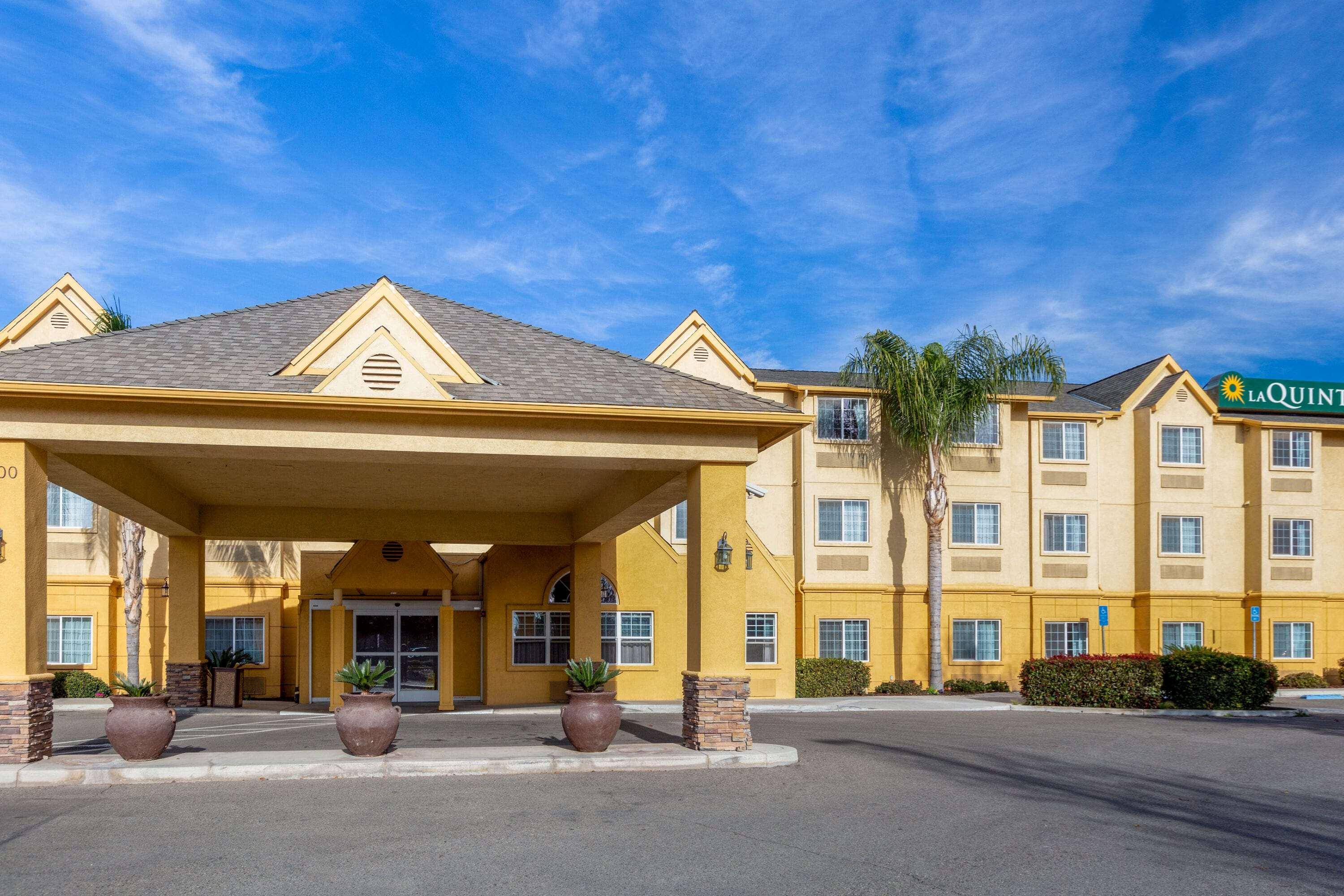 La Quinta Inn & Suites Tulare — photo 3