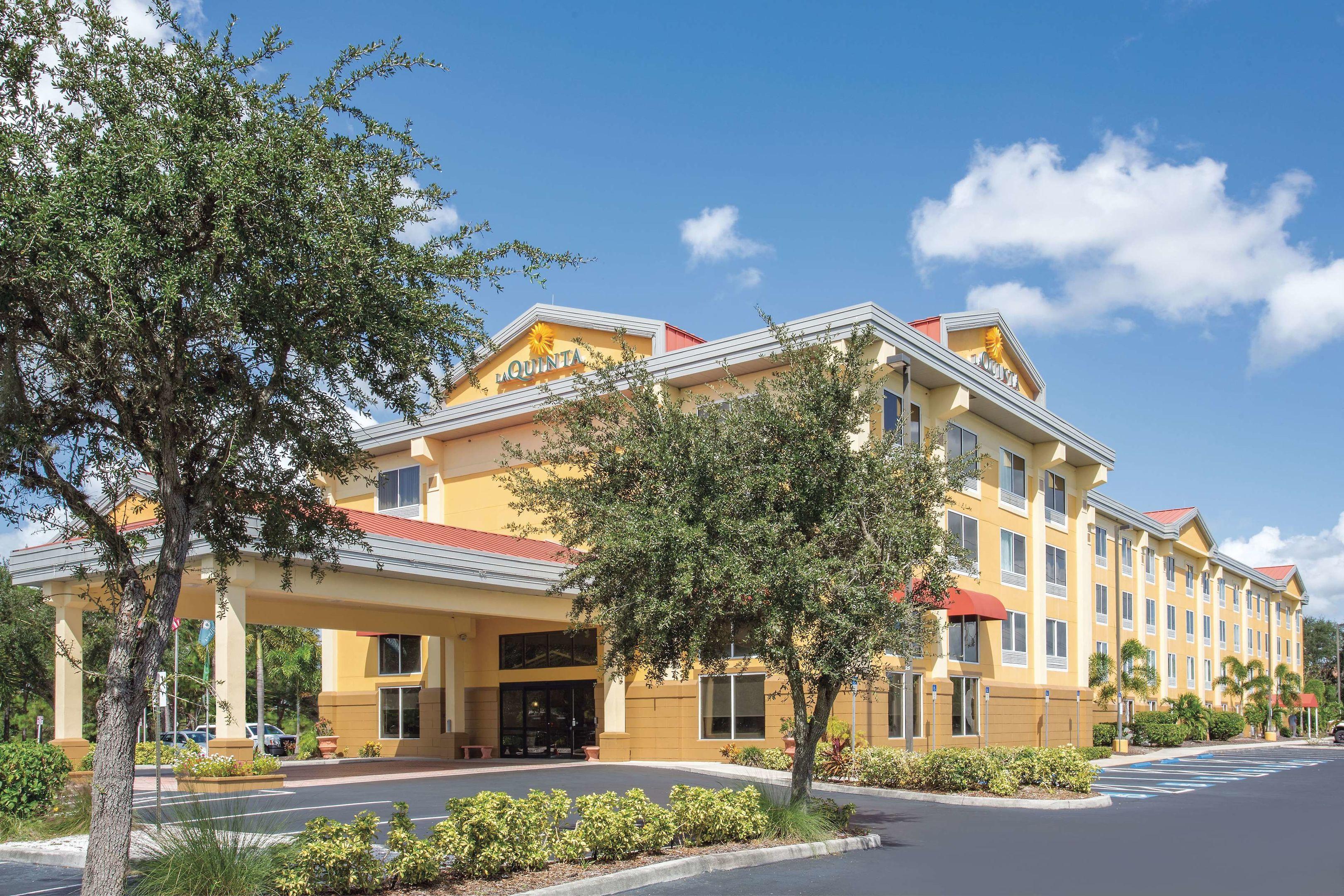 La Quinta Inn & Suites Sarasota - I75 — photo 5