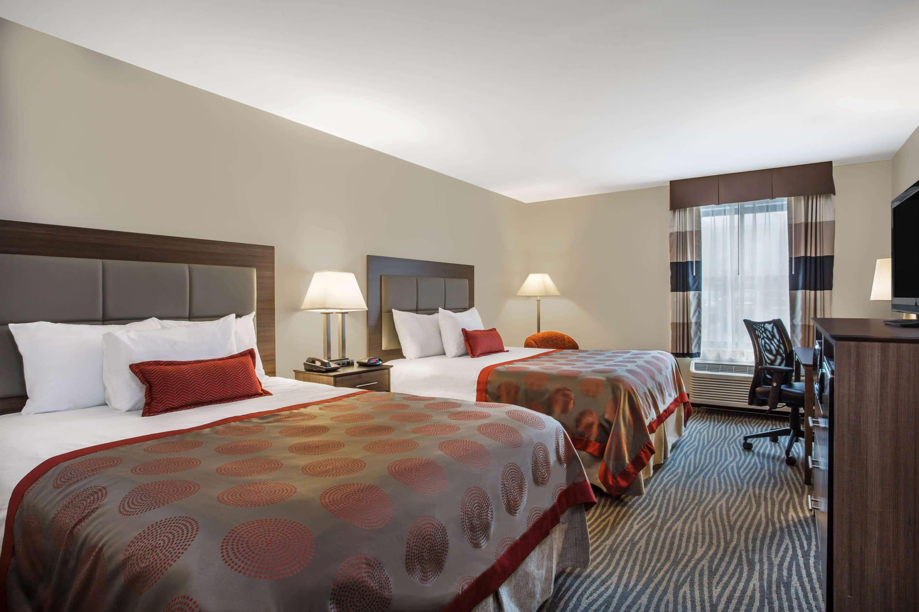 Ramada by Wyndham Hendersonville — photo 5