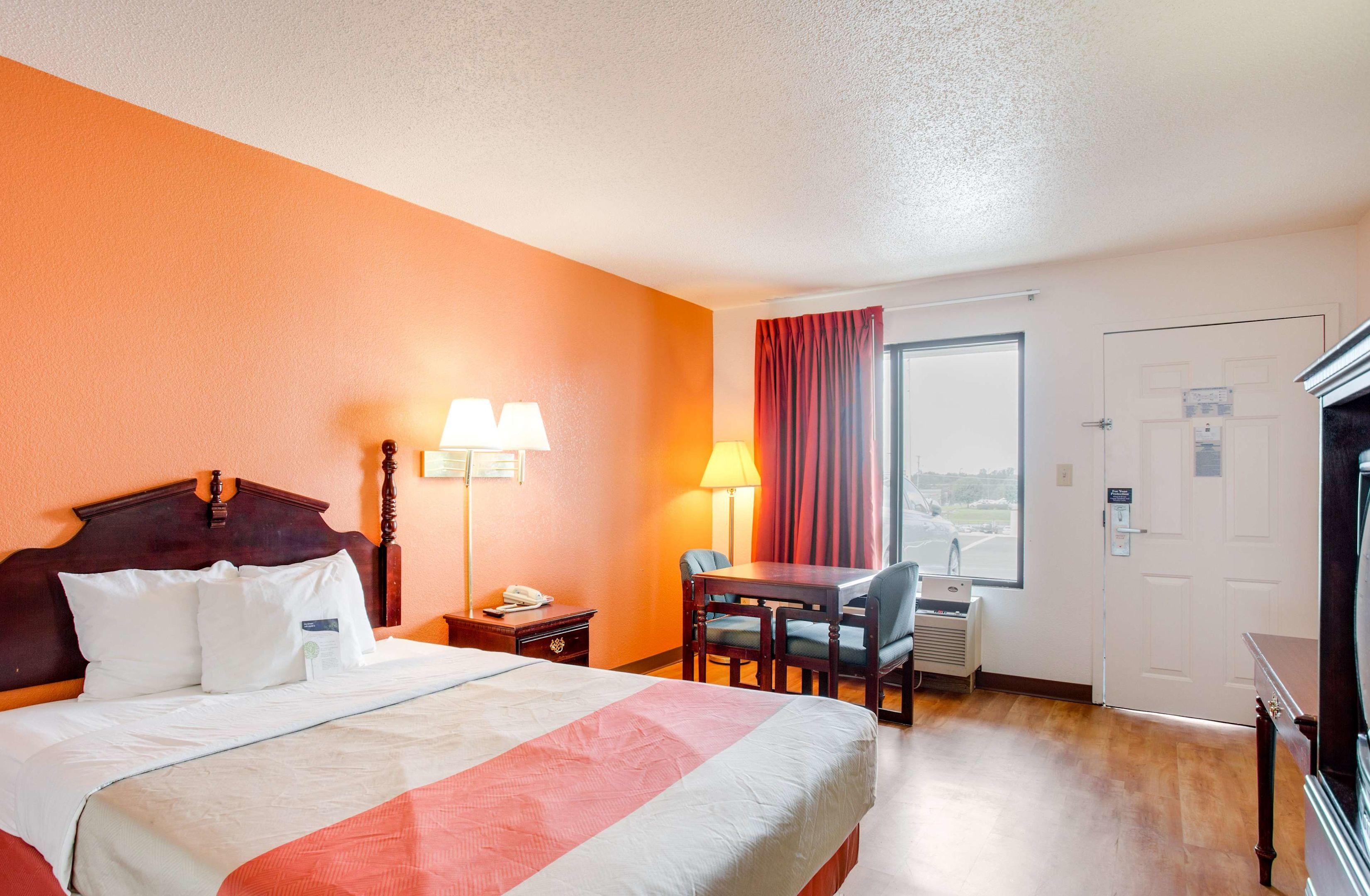 Motel 6 White House TN — photo 4