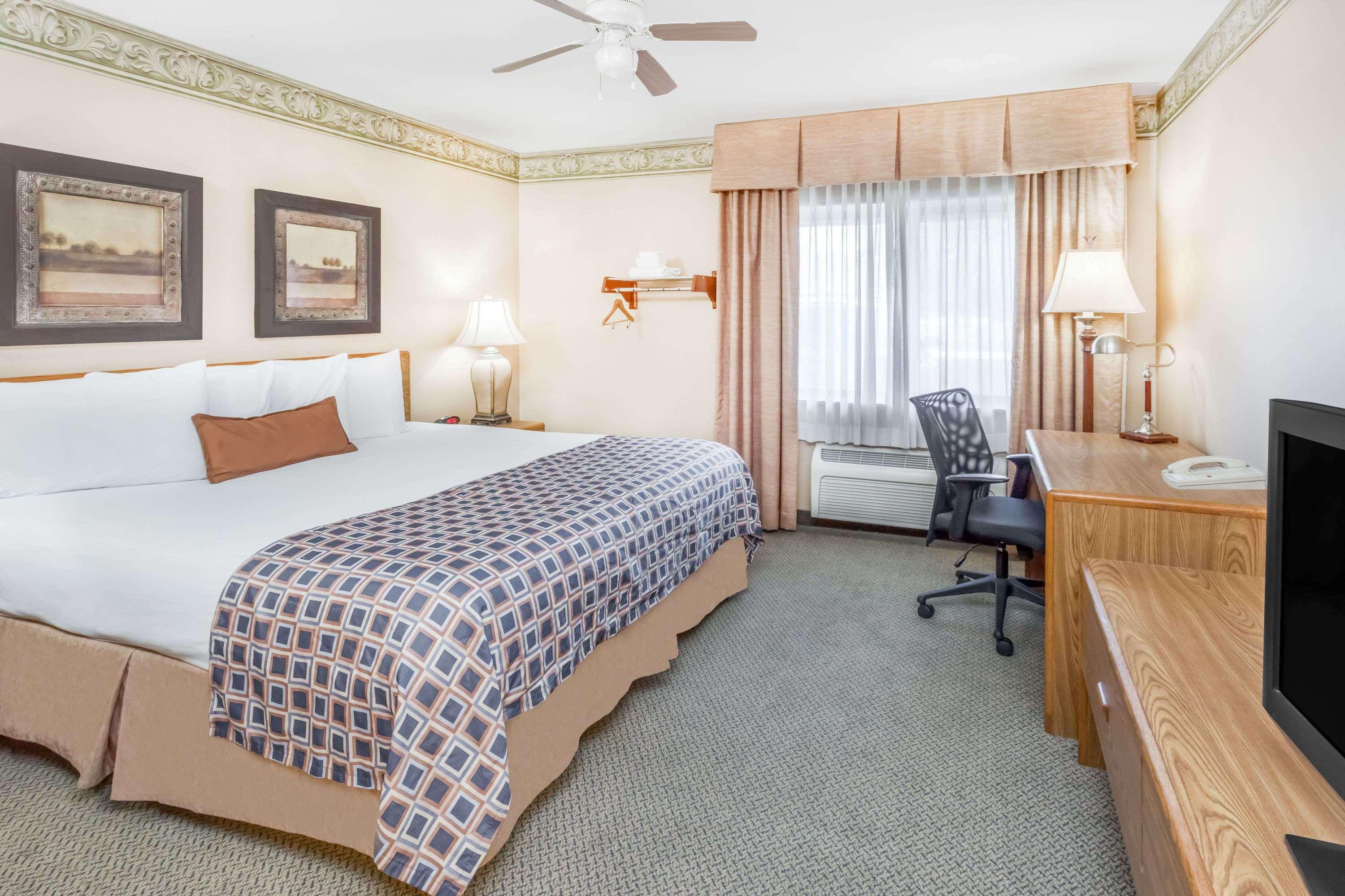 Baymont Inn and Suites Champaign — photo 5
