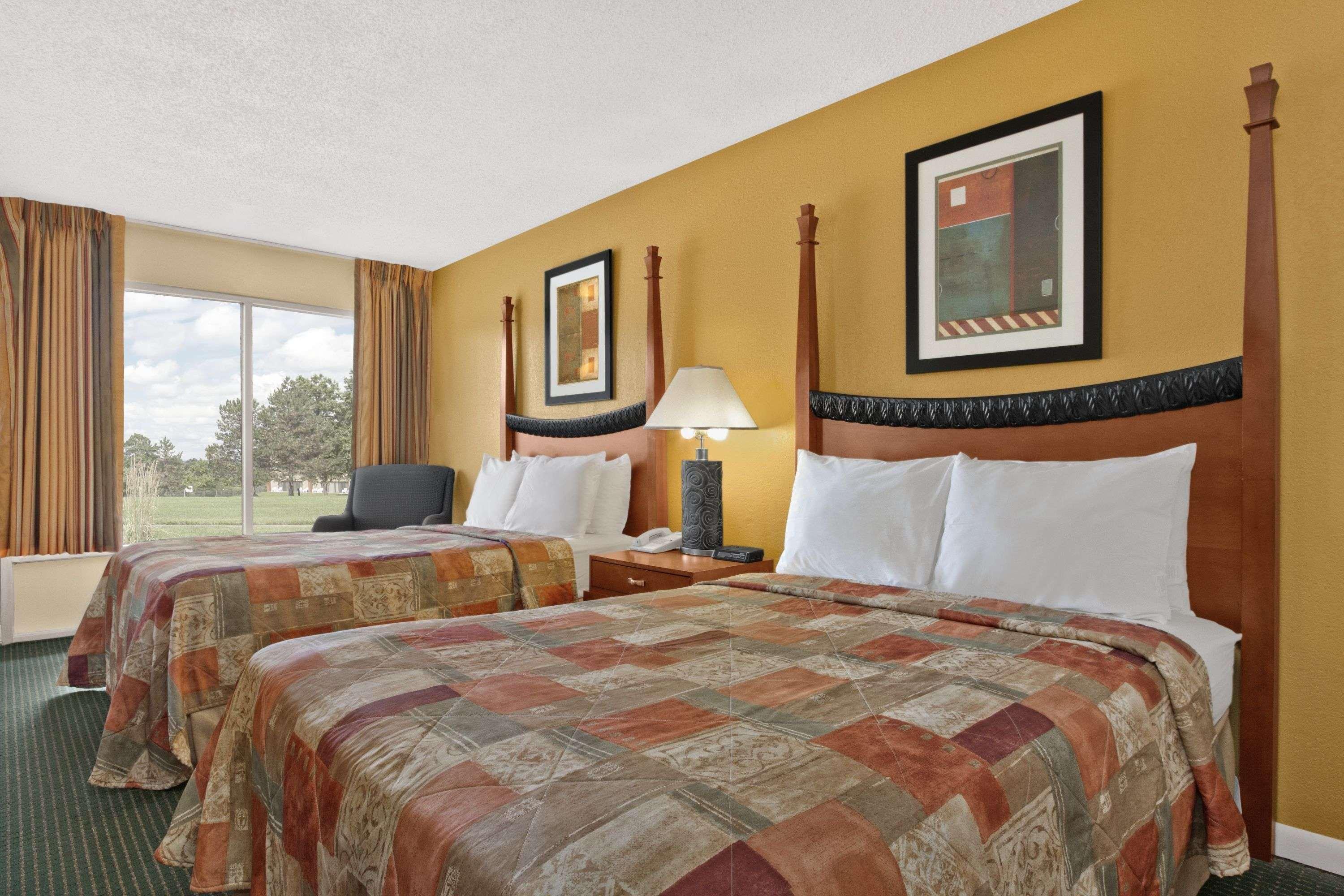 Days Inn by Wyndham Emporia — photo 4