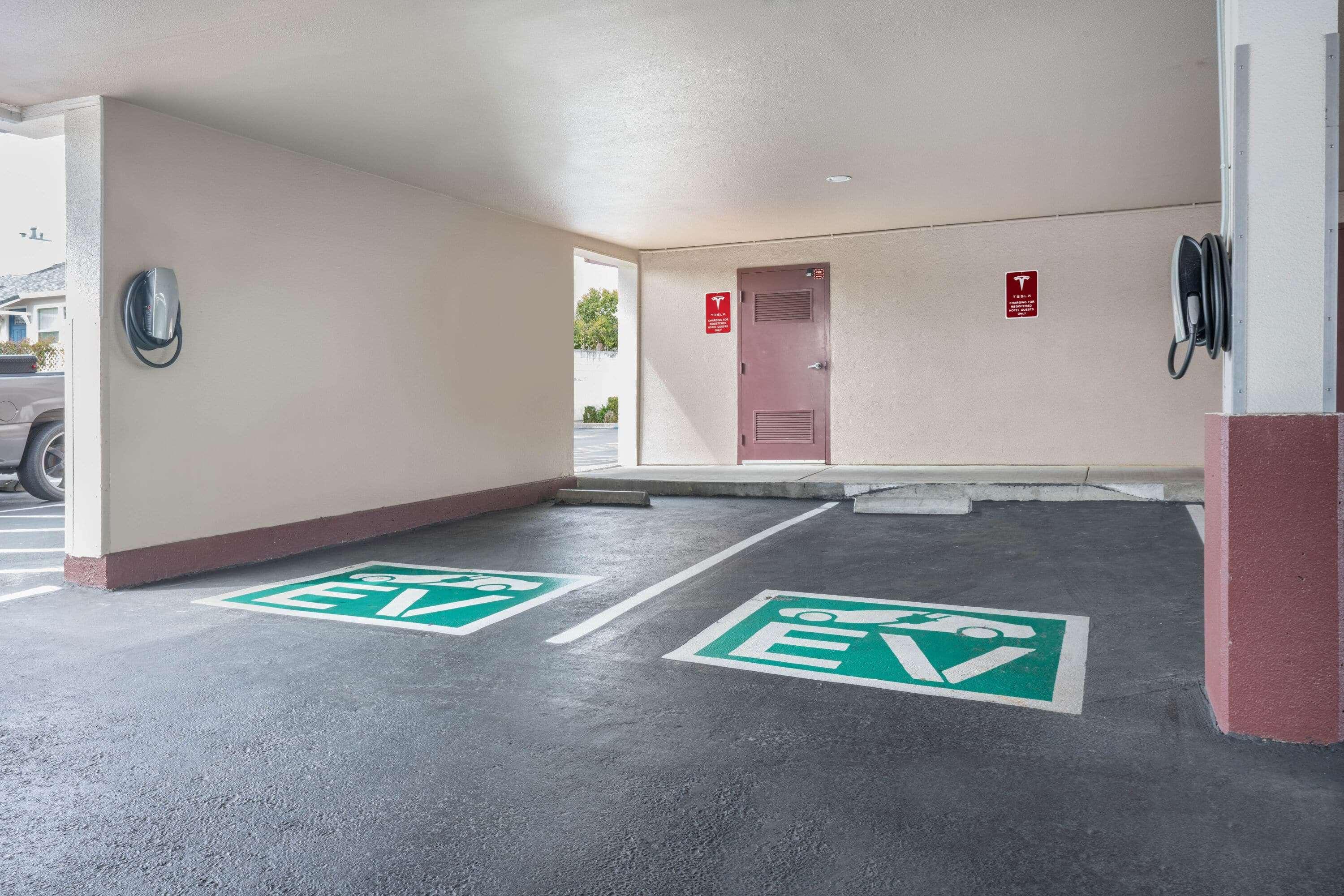 Super 8 by Wyndham San Bruno /SF Intl Arpt West — photo 5