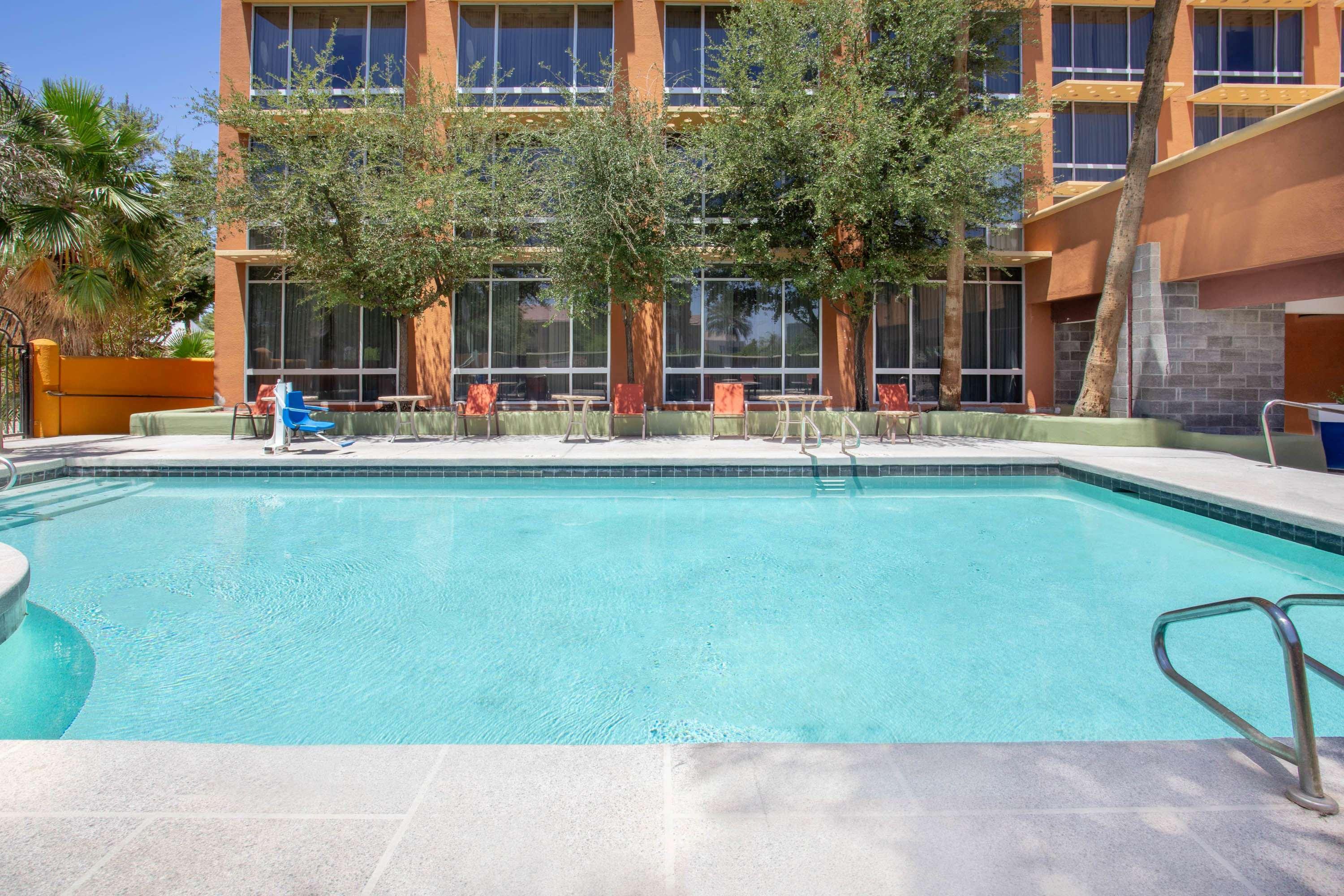 Ramada Phoenix Midtown — photo 5