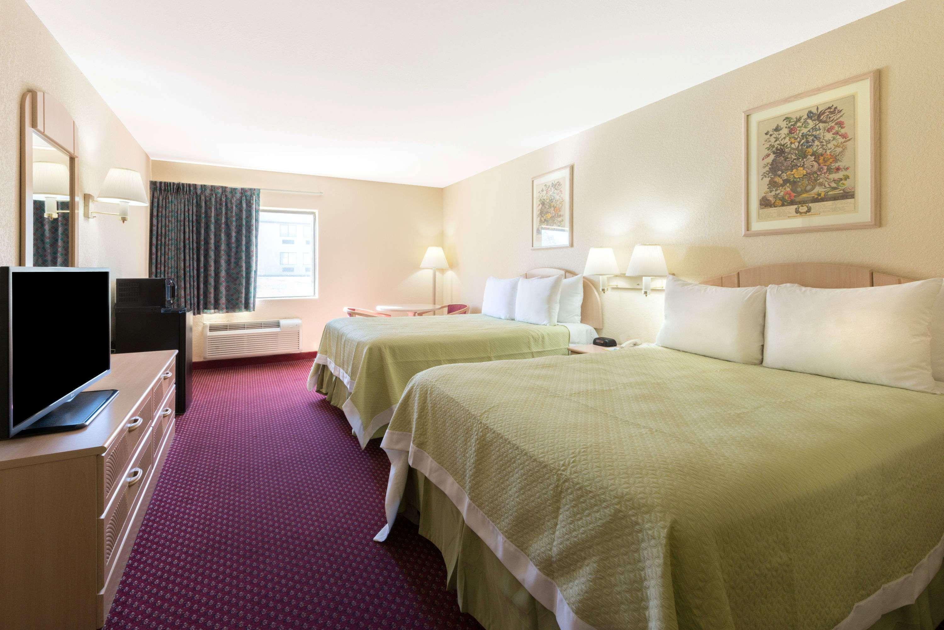 Days Inn Mount Vernon — photo 4
