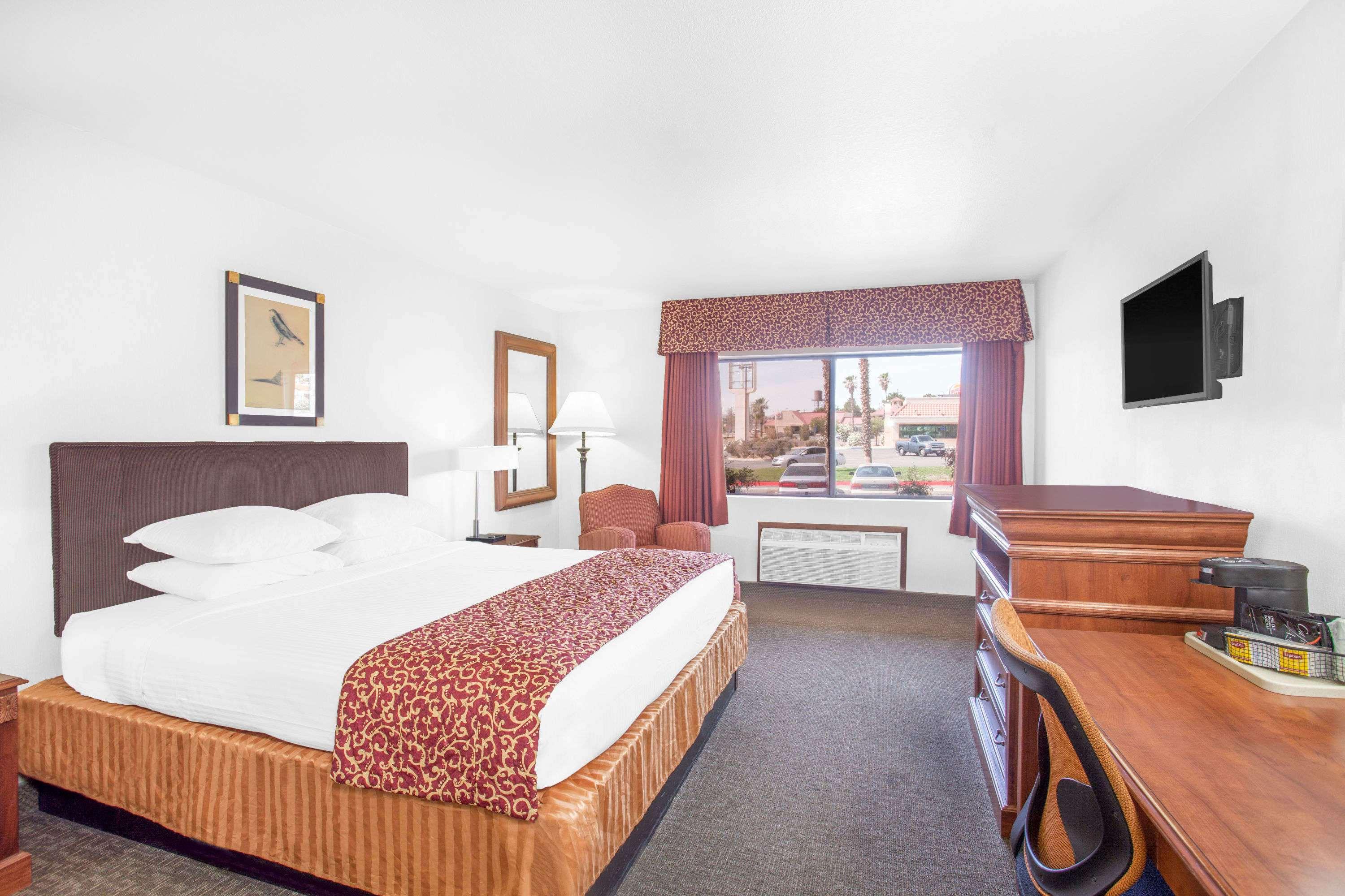 Ramada Inn Barstow — photo 5