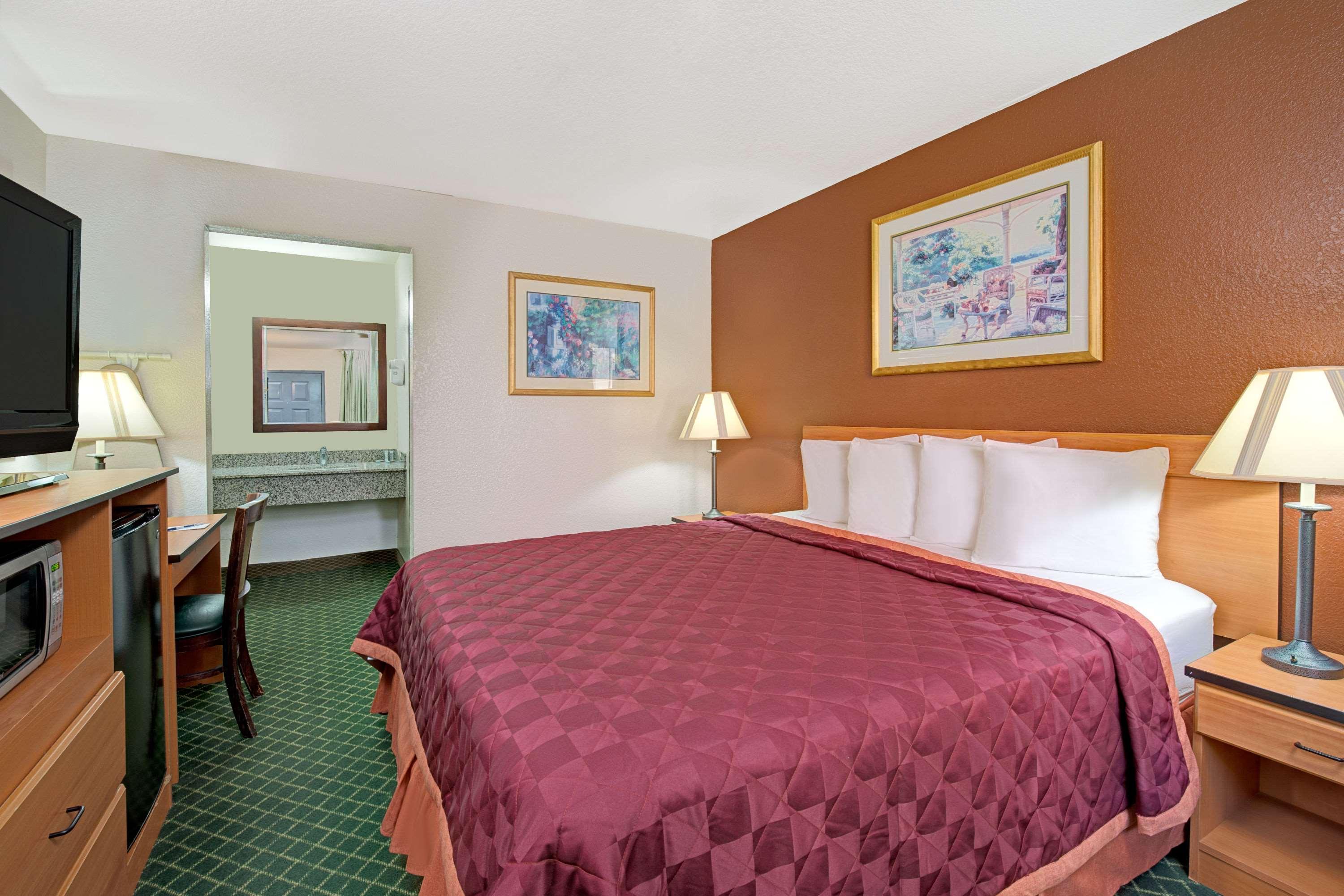 Travelodge Sacramento / Rancho Cordova — photo 5