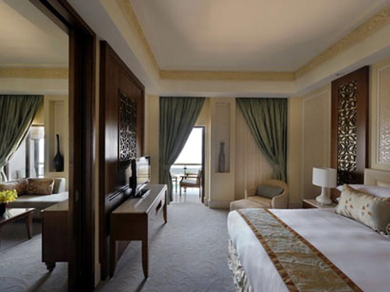 Al Bustan Palace - A Ritz-Carlton Hotel — photo 4