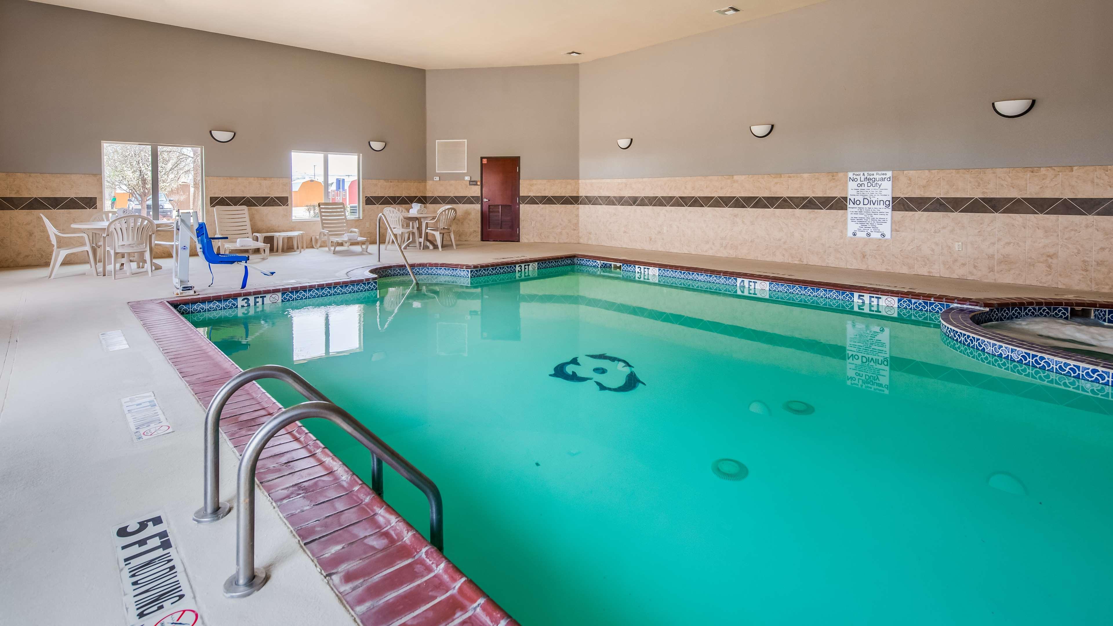 Best Western South Plains Inn & Suites — photo 4