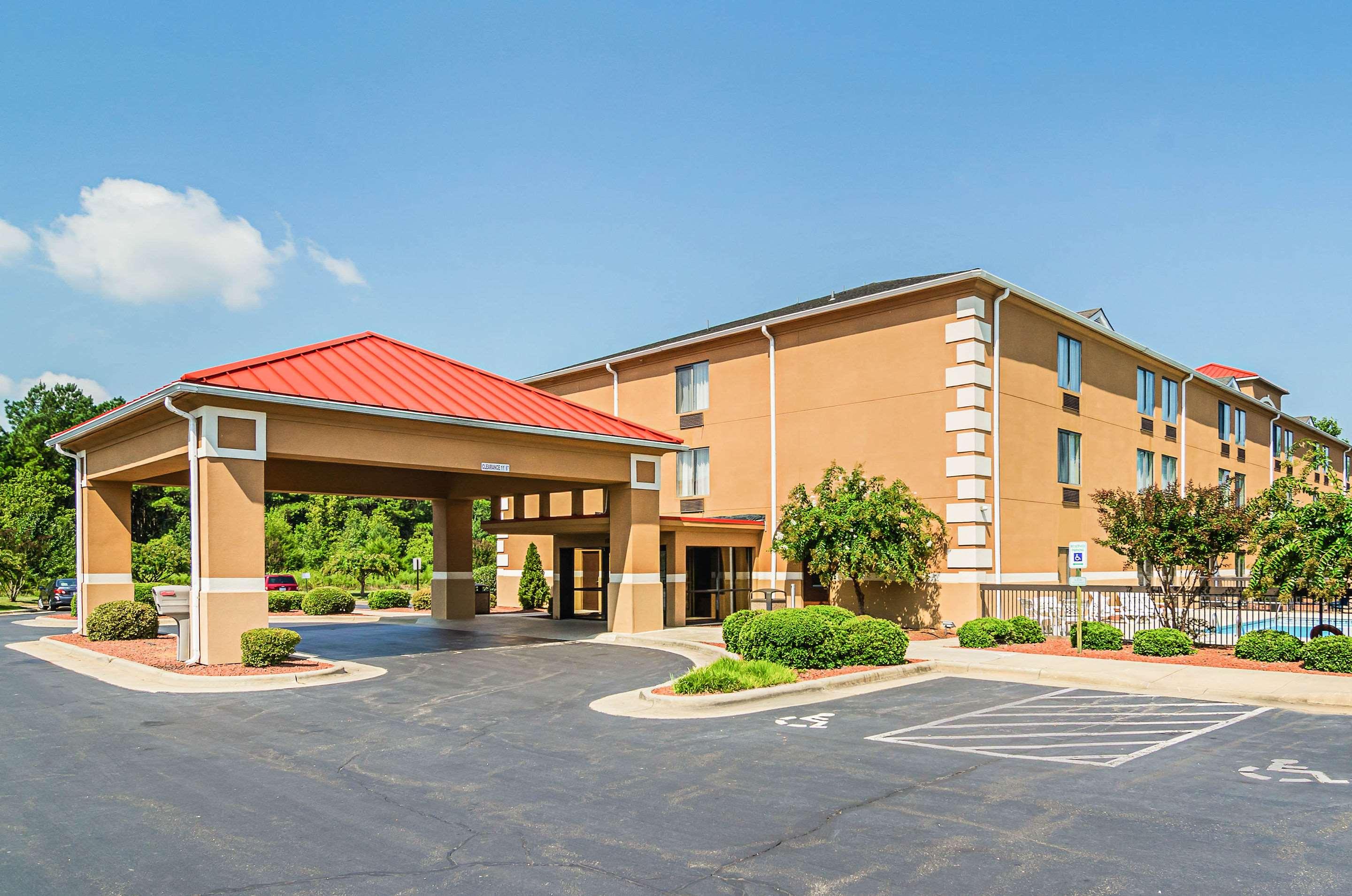Comfort Inn & Suites — photo 3