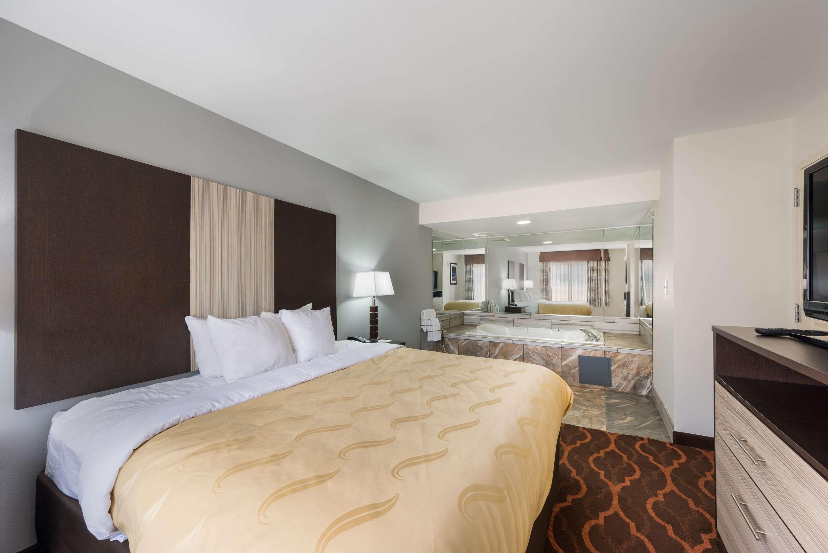 Quality Inn & Suites Huntsville Research Park Area — photo 4
