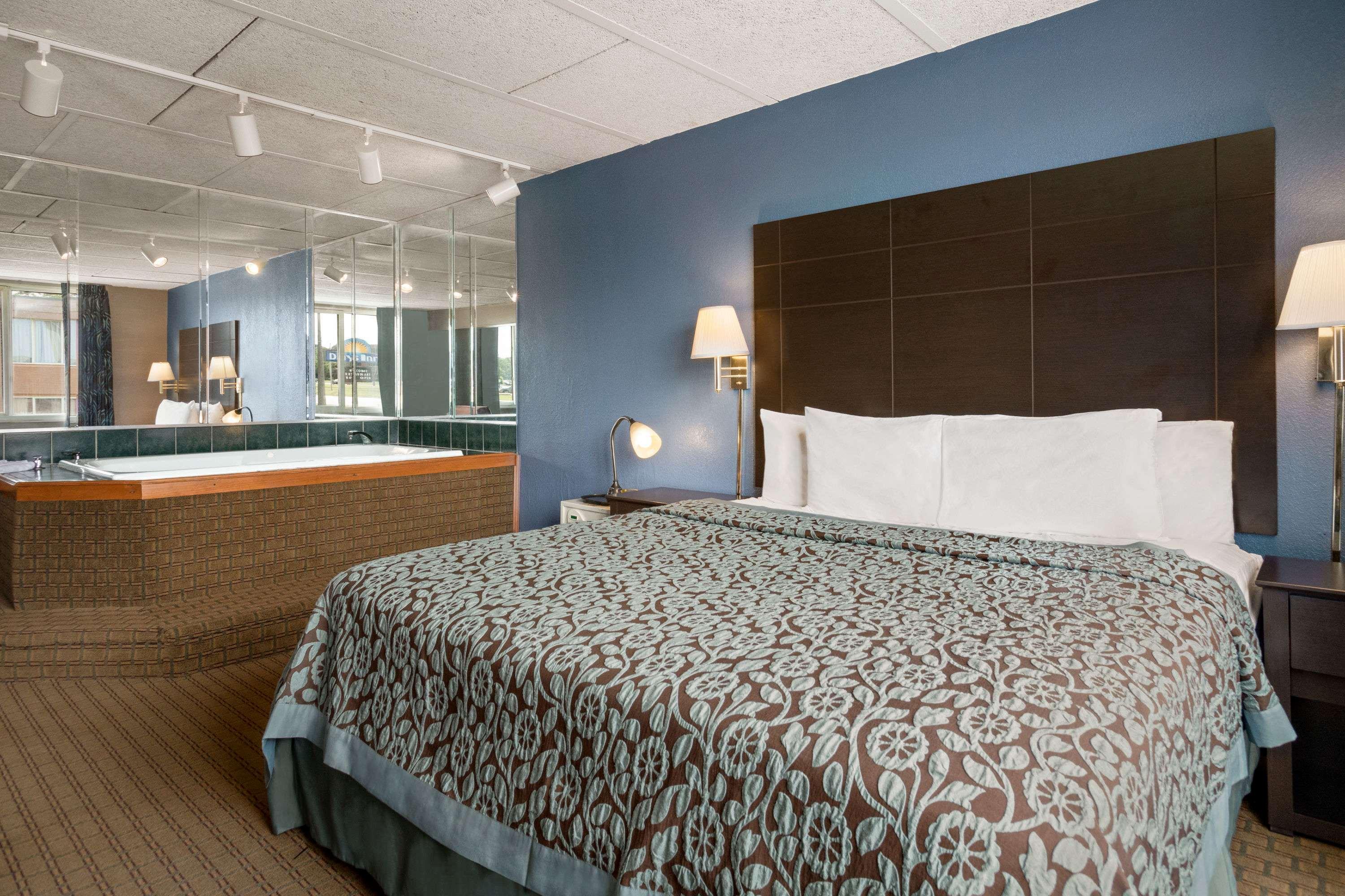 Days Inn Willoughby/Cleveland — photo 4