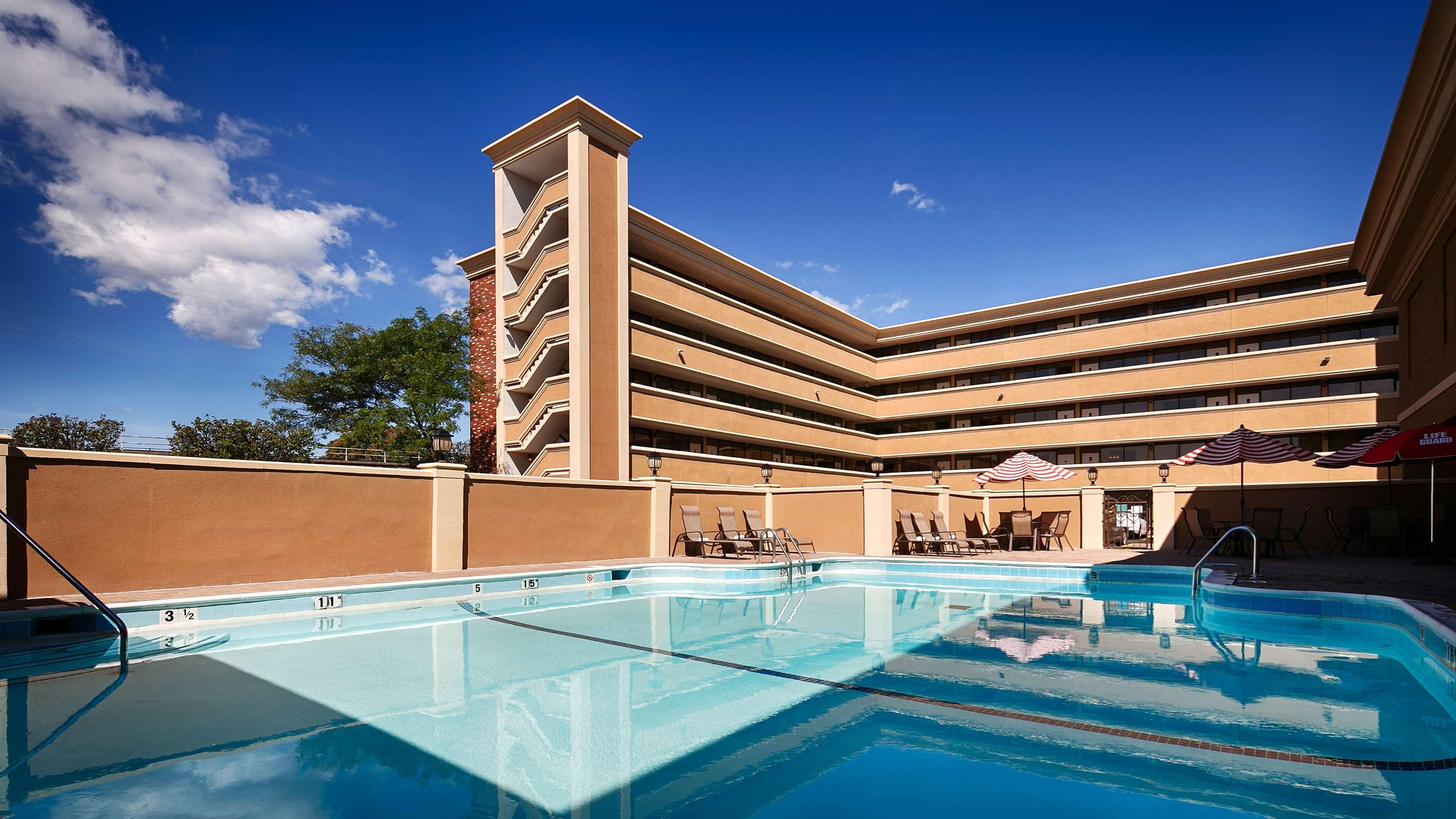 Best Western Mill River Manor Hotel & Conference Center — photo 4