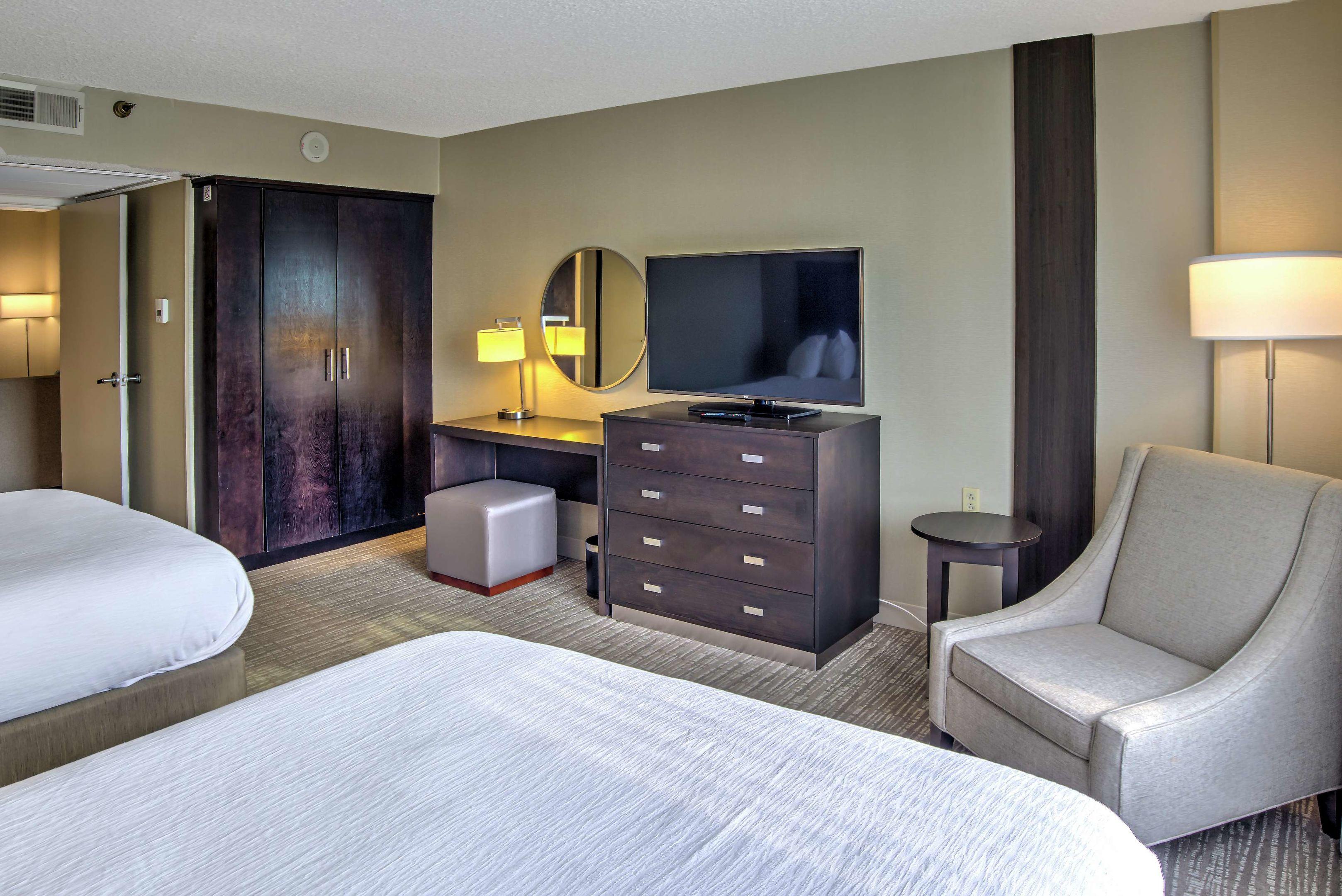 Embassy Suites by Hilton Indianapolis North — photo 5
