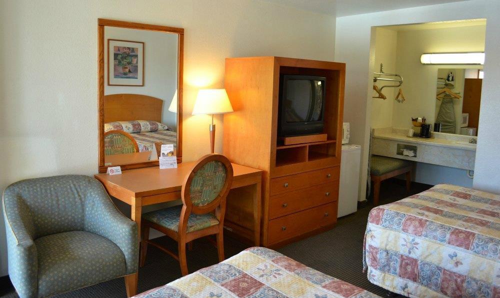 Vagabond Inn Fresno — photo 4