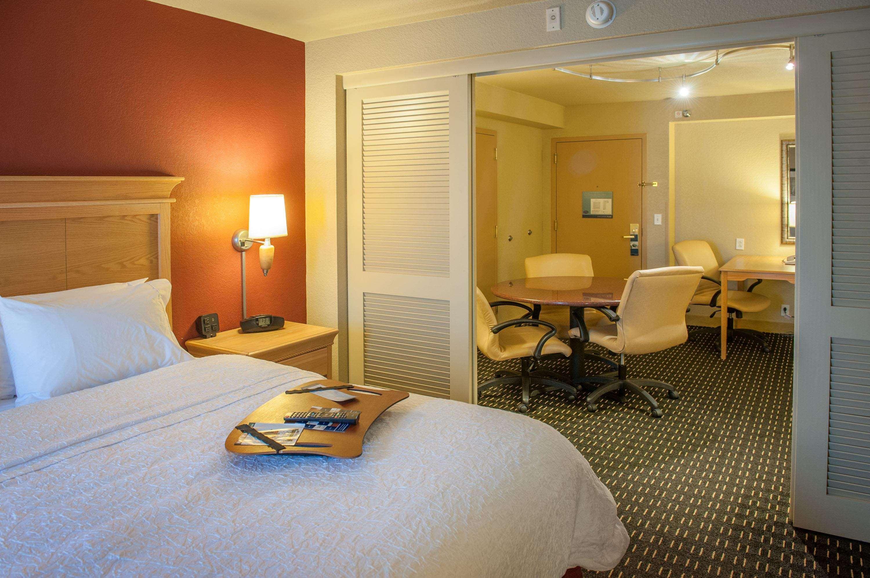 Hampton Inn Pensacola-Airport (Cordova Mall Area) — photo 5
