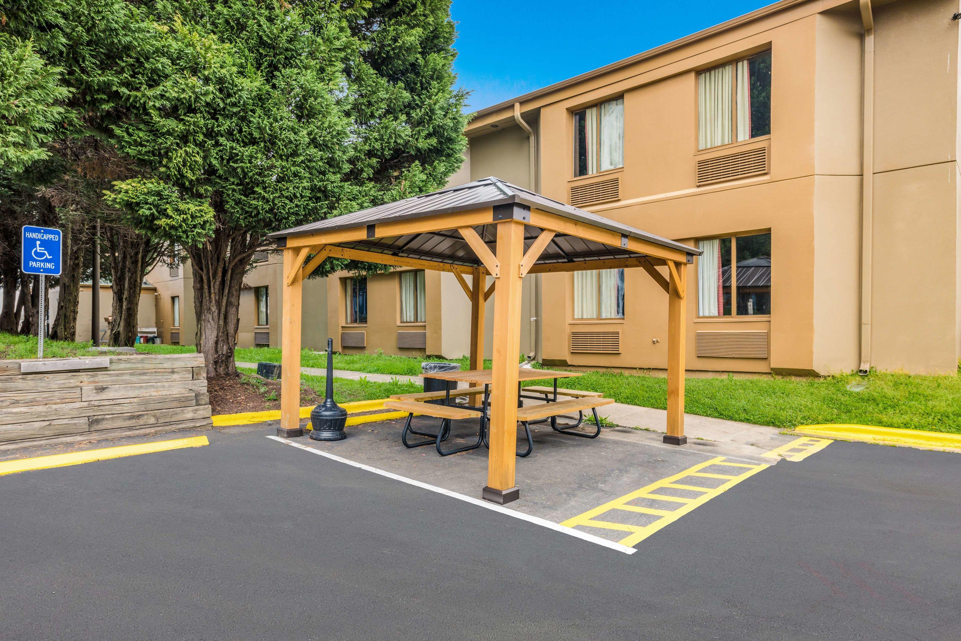 Americas Best Value Inn Salisbury — photo 5