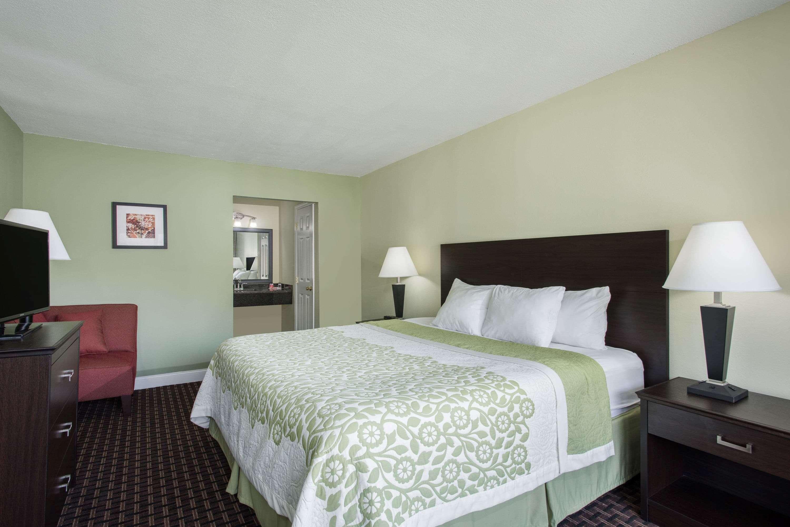 Days Inn Jellico - Tennessee State Line — photo 5