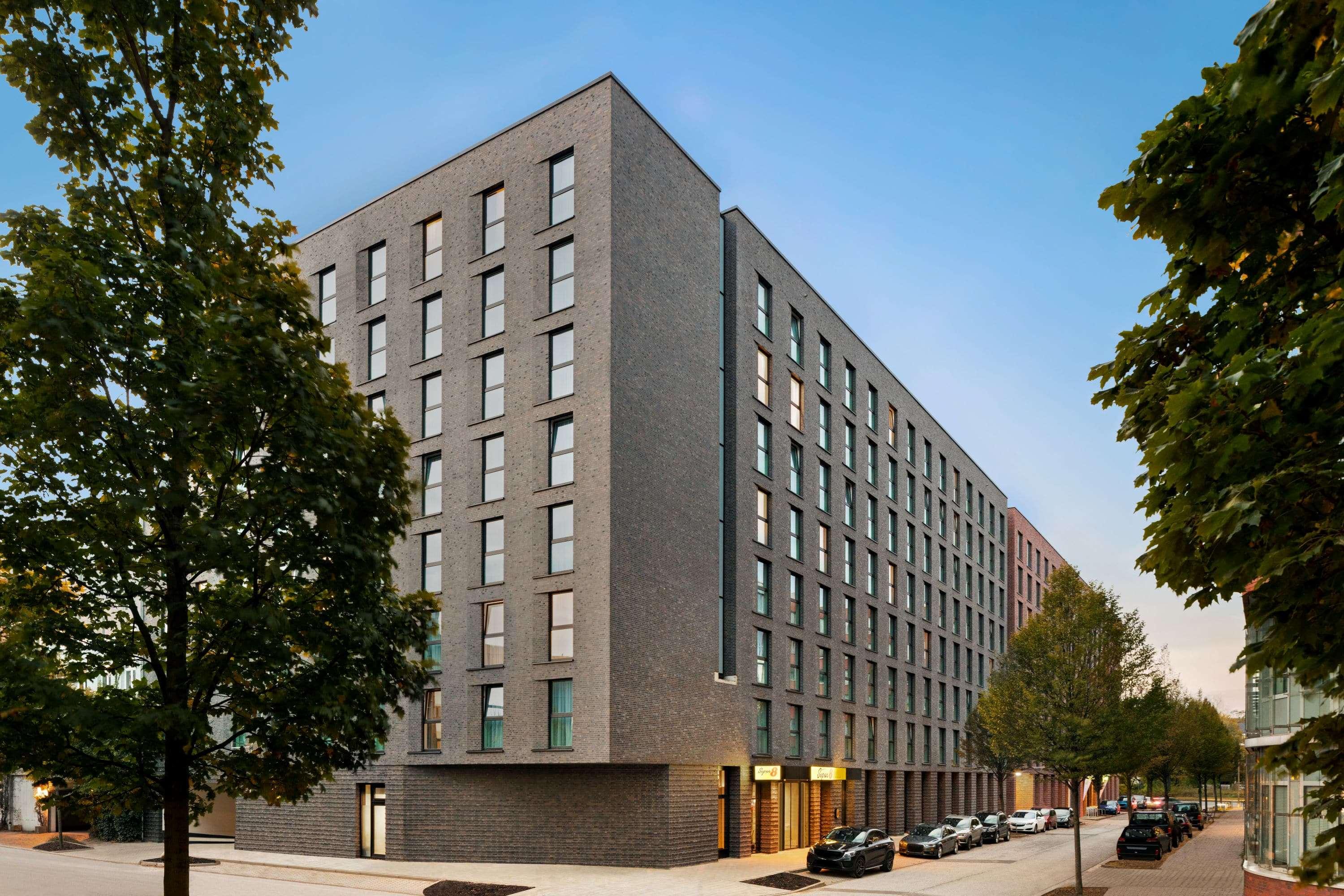 Super 8 by Wyndham Hamburg Mitte — photo 5