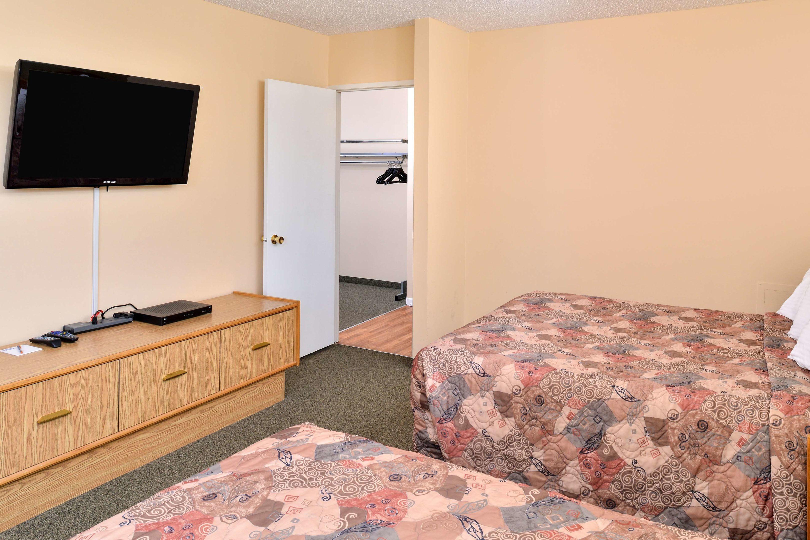 Canadas Best Value Inn Whitecourt — photo 4
