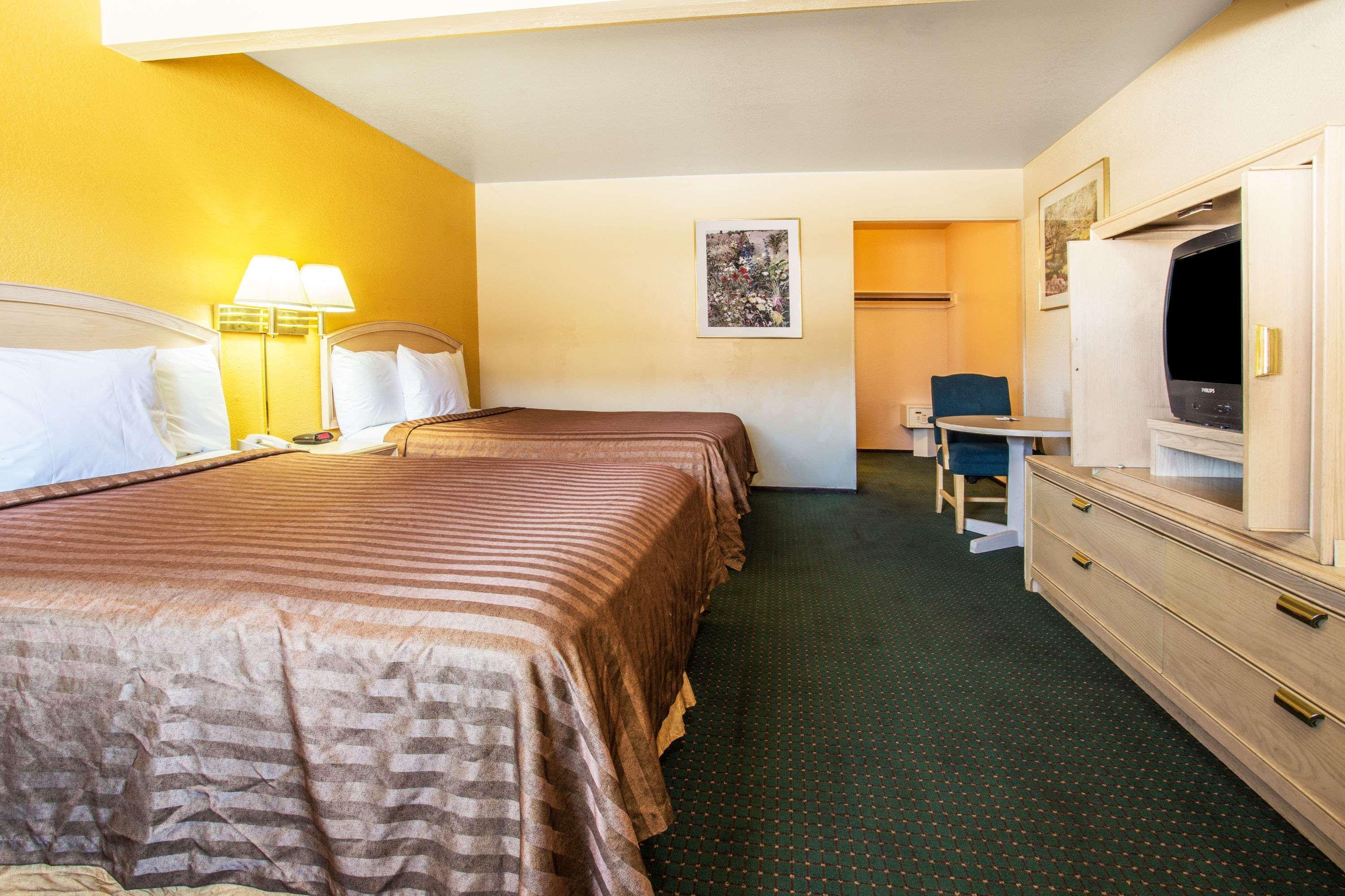Travelodge by Wyndham Turlock — photo 5