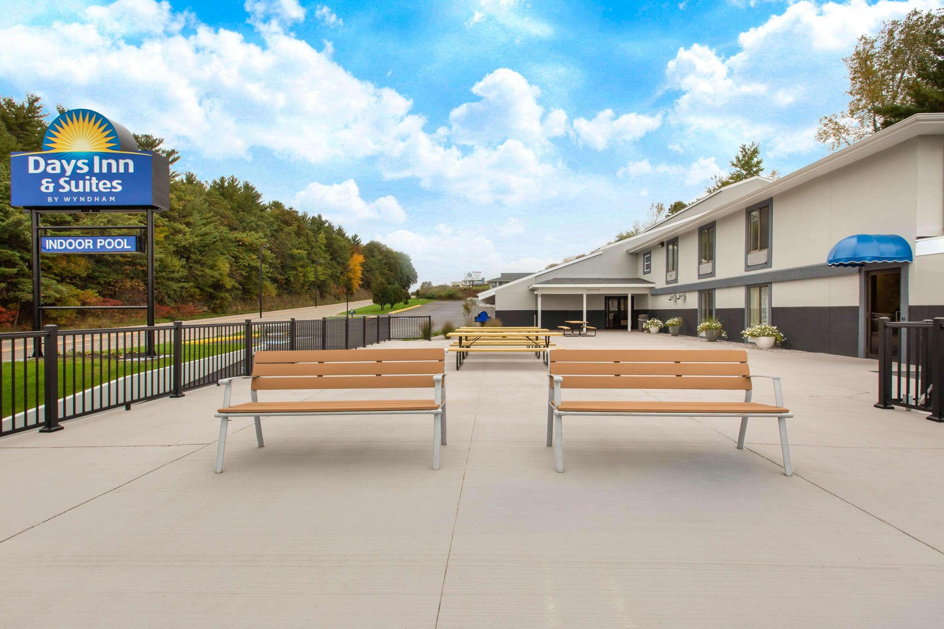 Days Inn & Suites by Wyndham Wisconsin Dells — photo 3