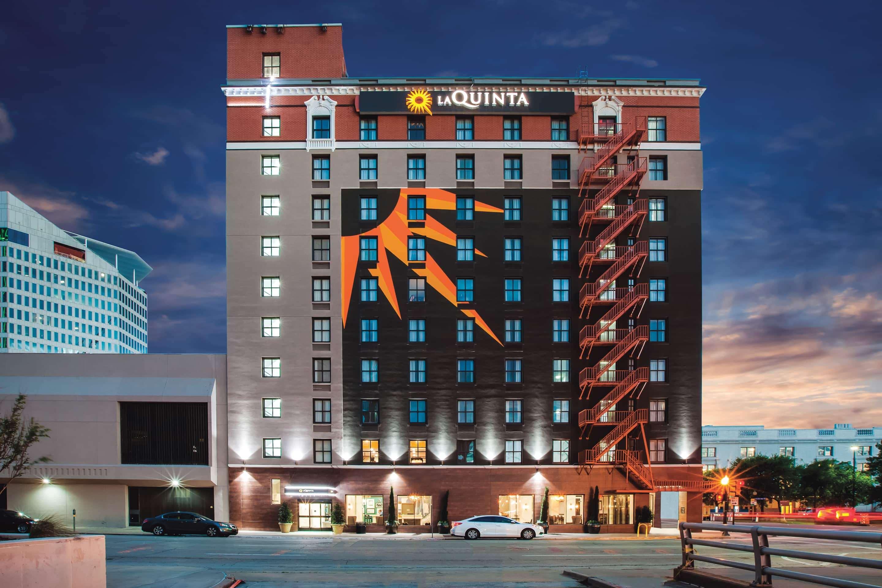 La Quinta Inn & Suites Dallas Downtown — photo 5