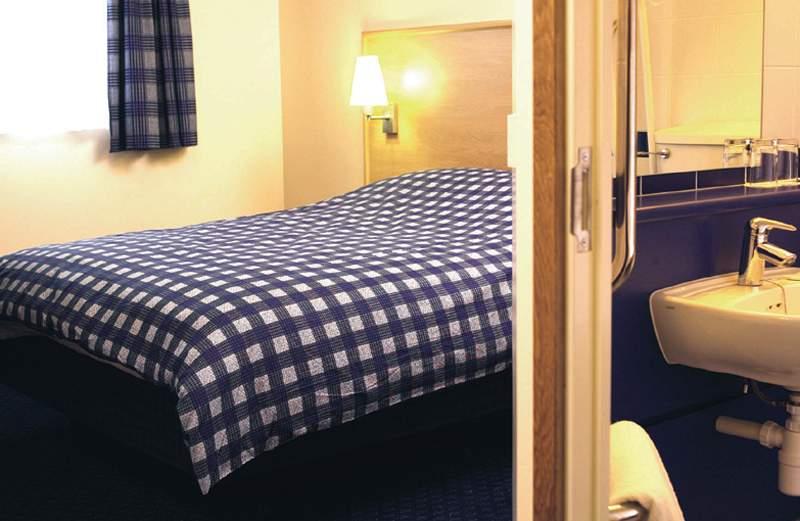 Travelodge Cork Airport — photo 4