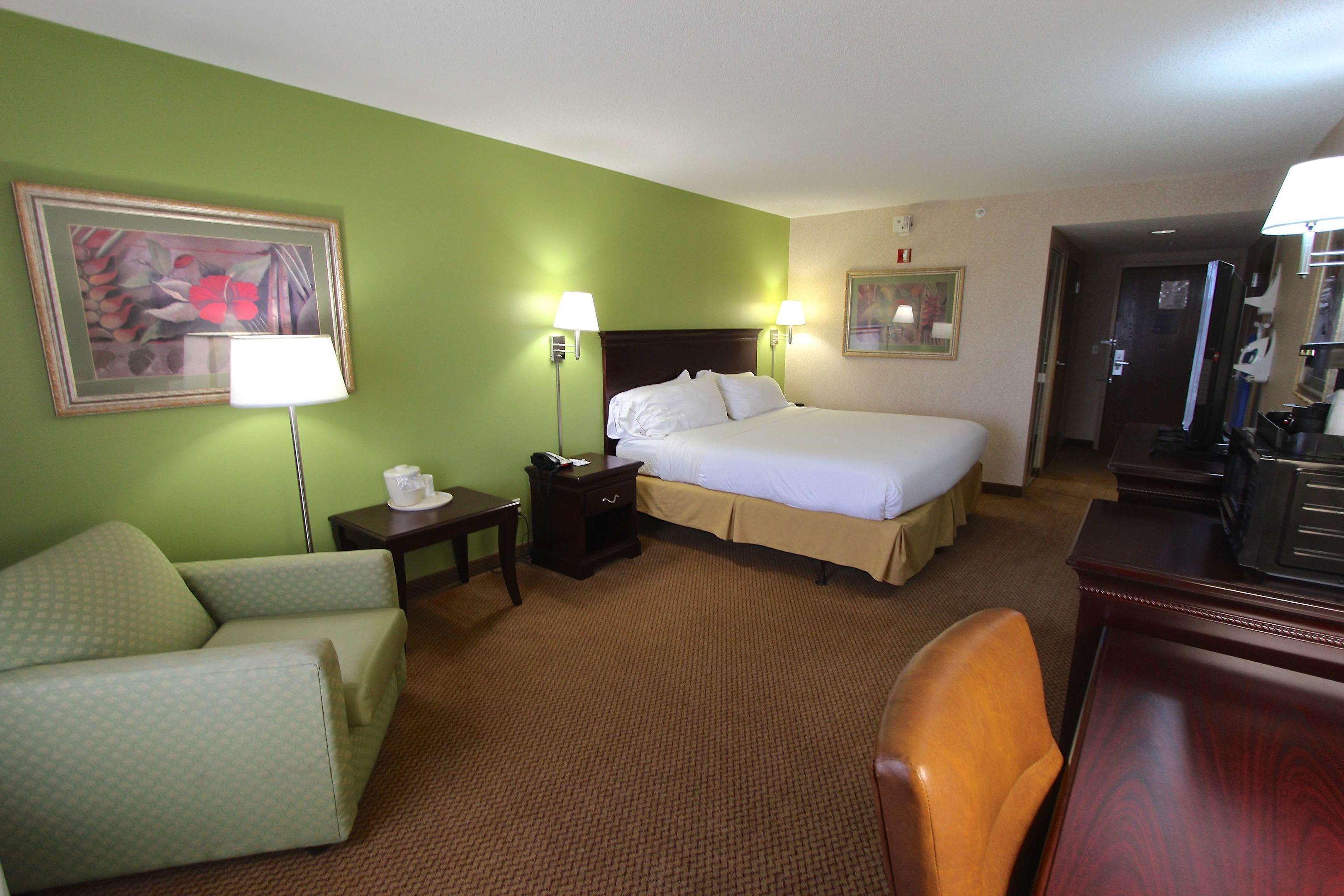 Baymont Inn & Suites by Wyndham Findlay — photo 4