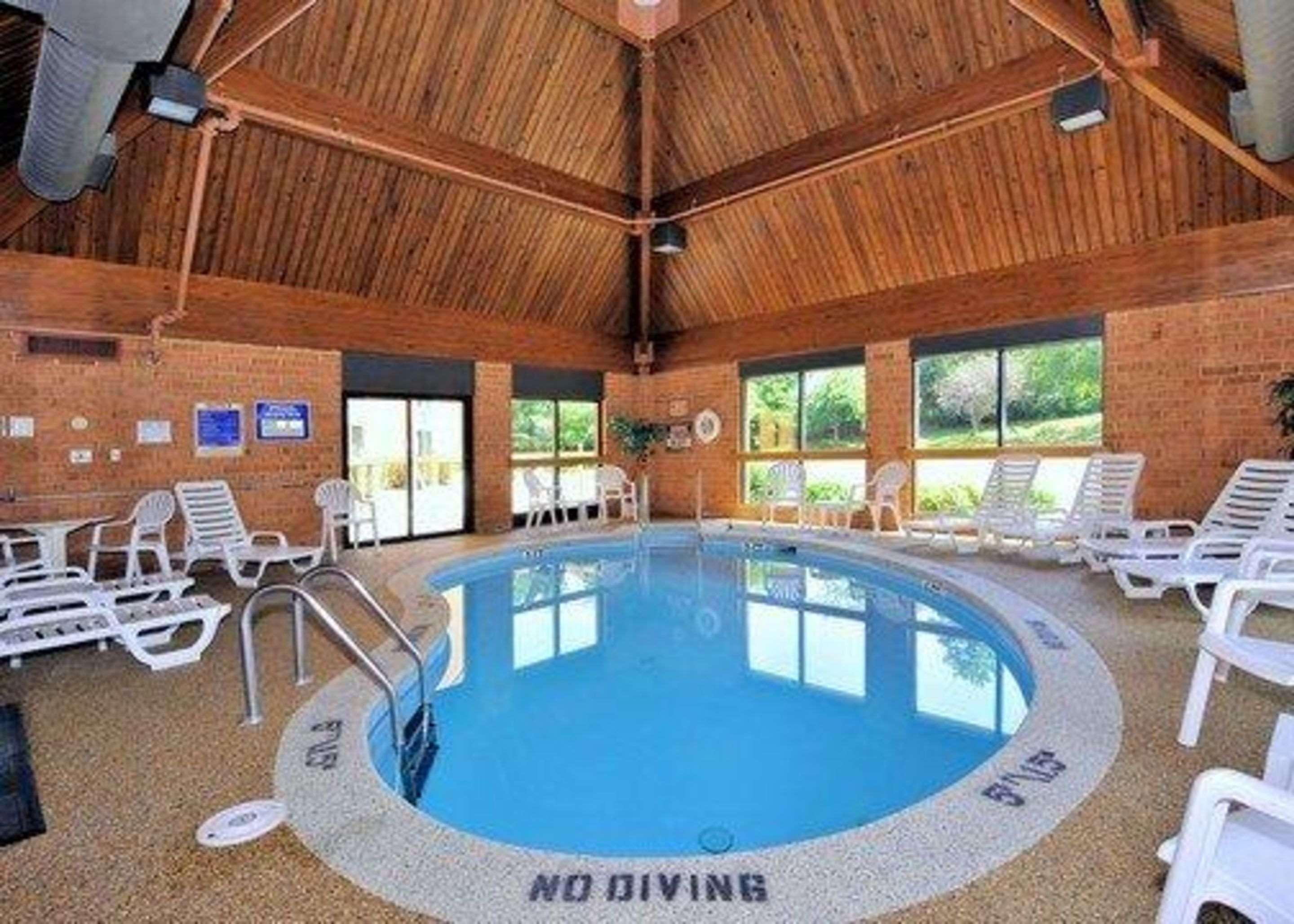 Comfort Inn Virginia Horse Center — photo 3