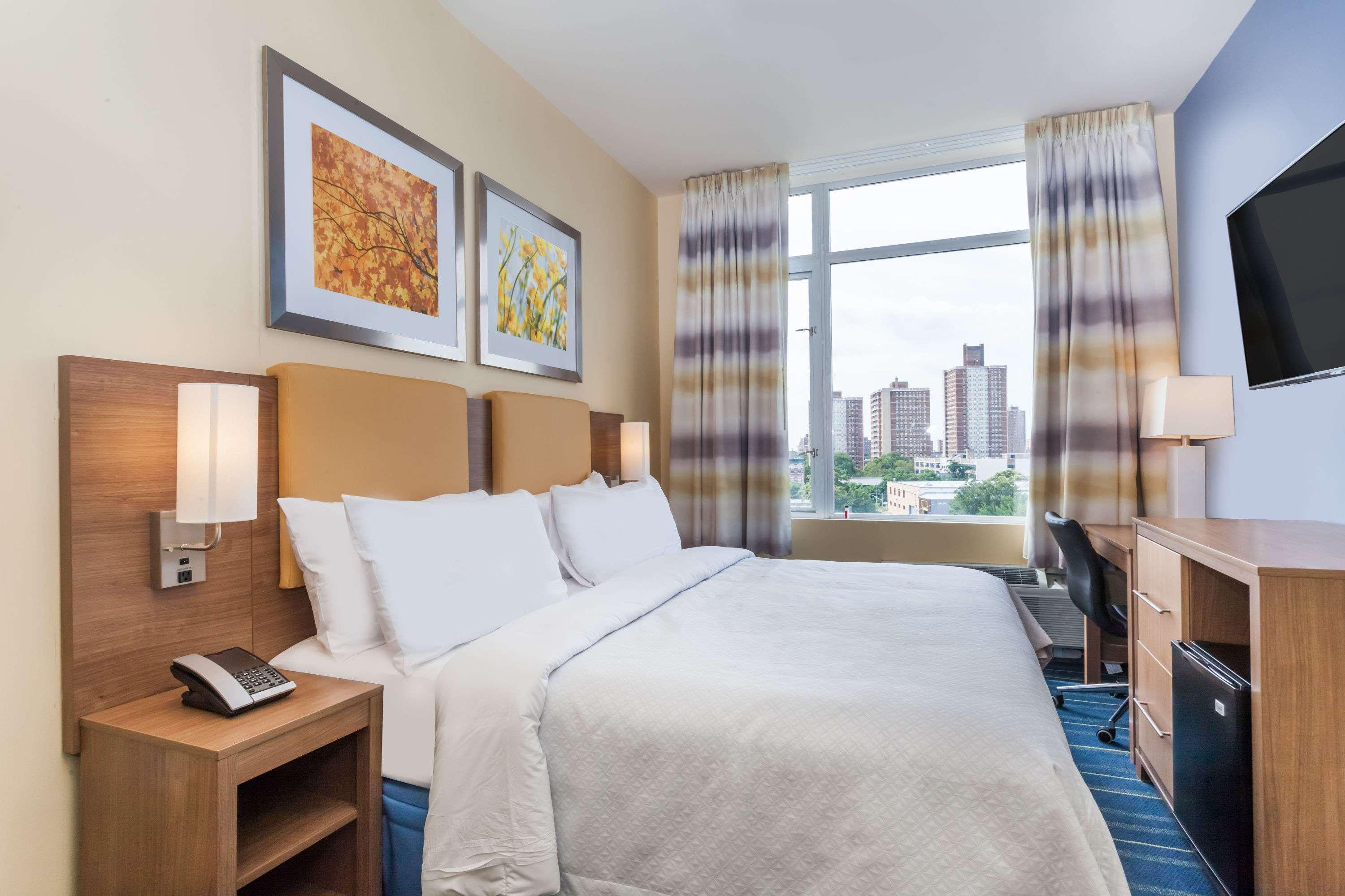 Days Inn Brooklyn Crown Heights — photo 4