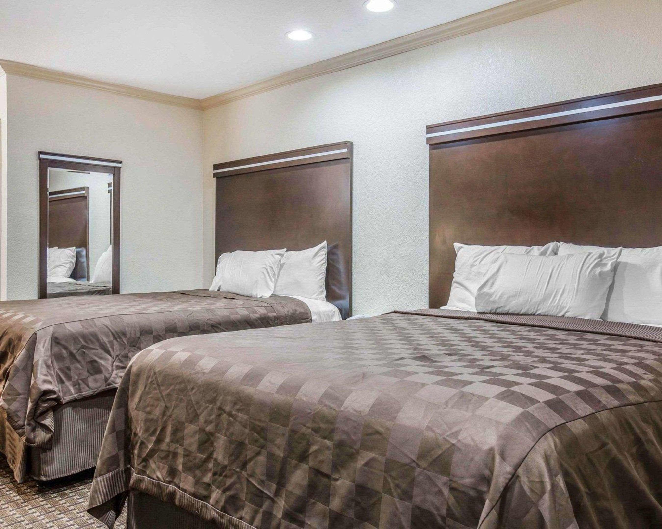 Rodeway Inn National City — photo 3