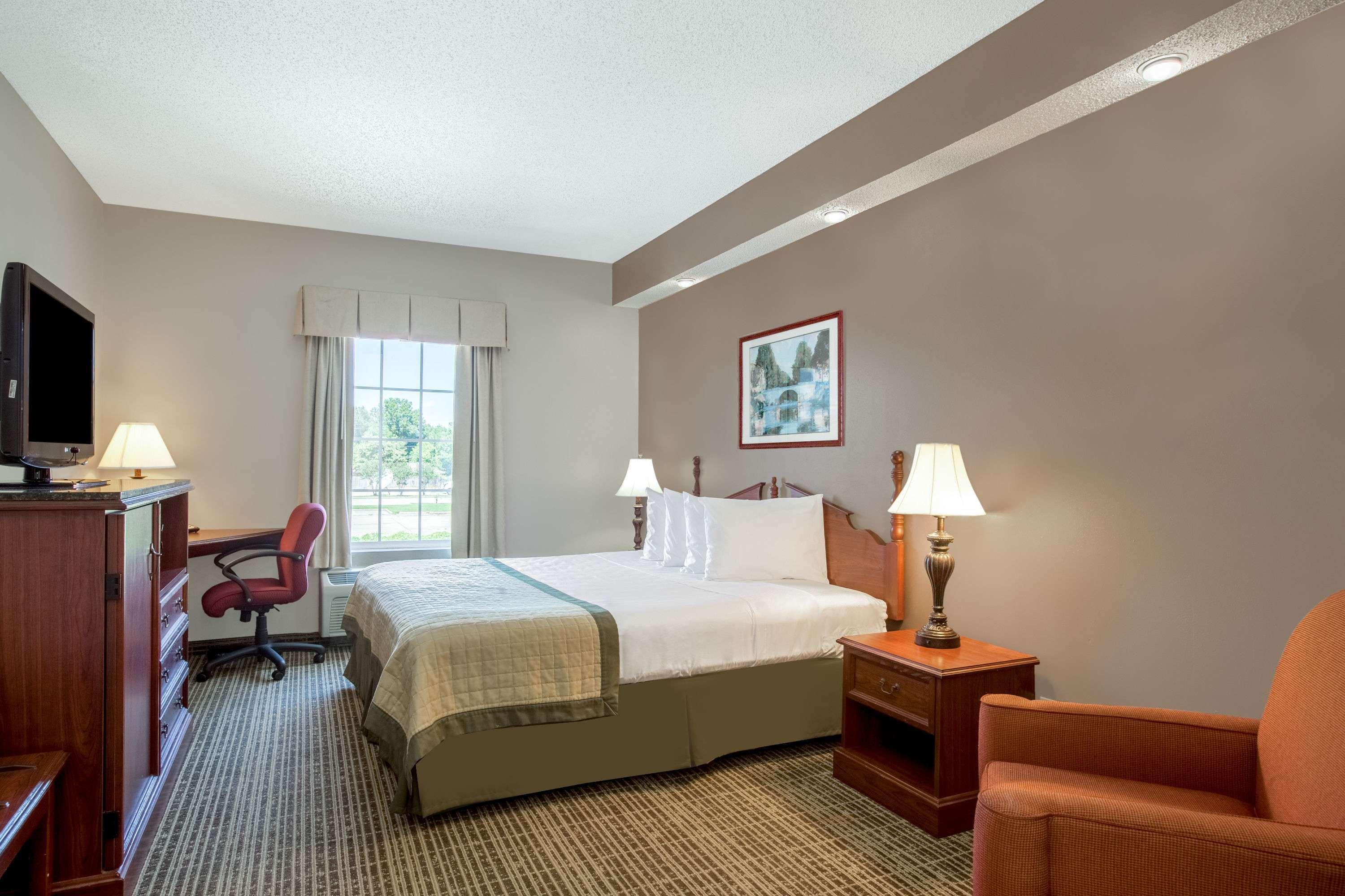 Baymont Inn & Suites Lafayette Airport — photo 5