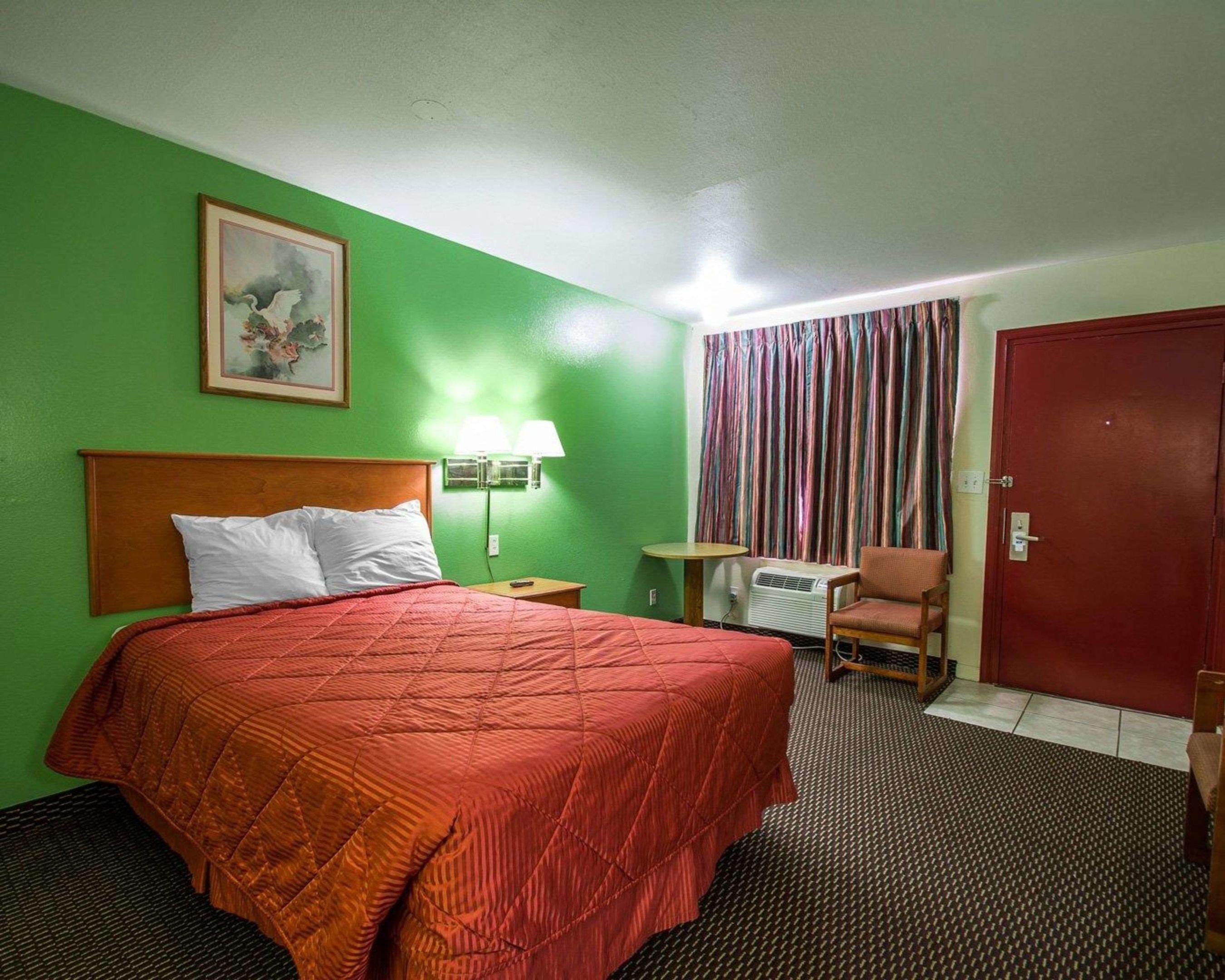 Rodeway Inn — photo 5