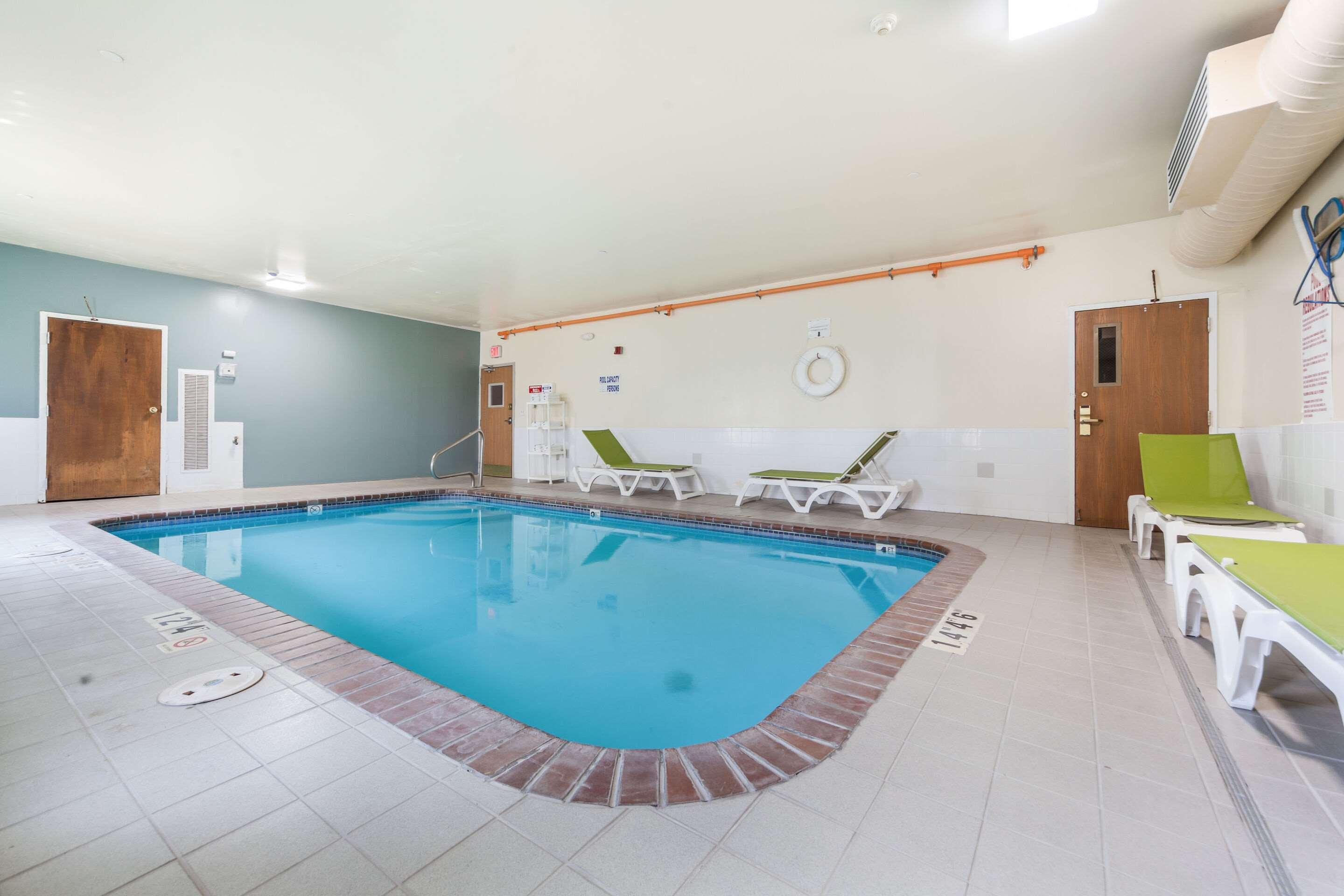 Quality Inn & Suites — photo 4