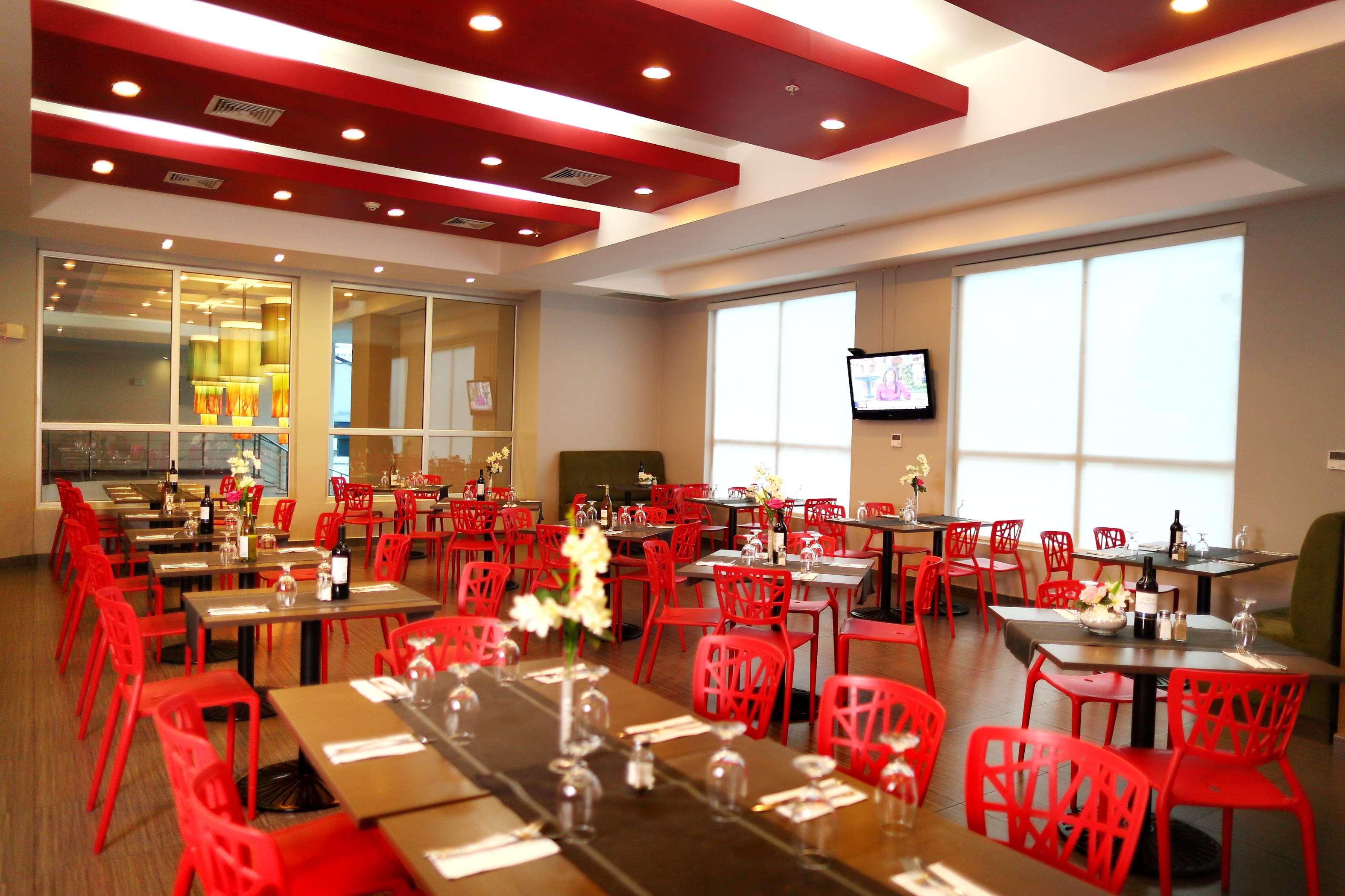 Clarion Victoria Hotel & Suites — photo 4