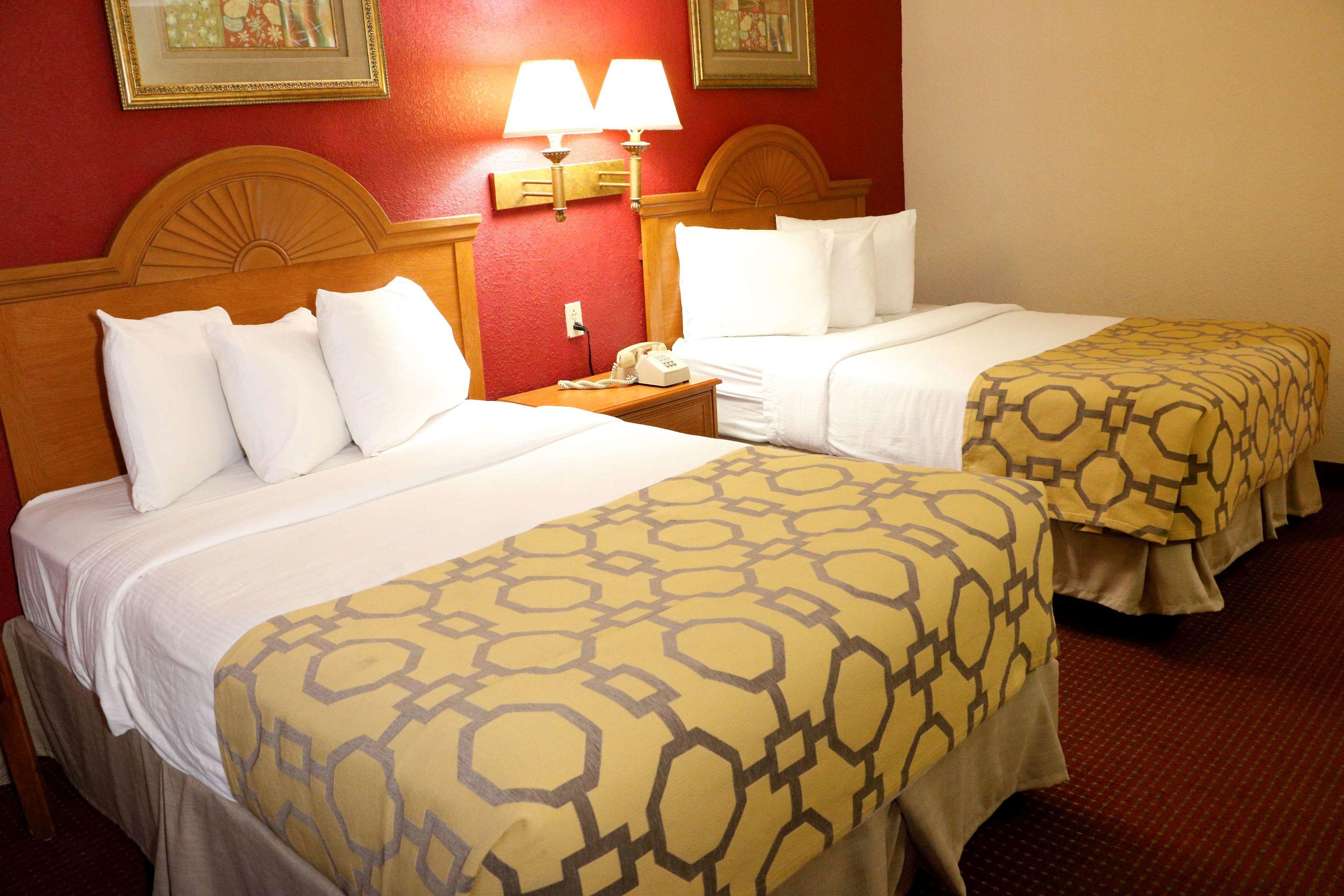 Baymont Inn & Suites Perrysburg — photo 4