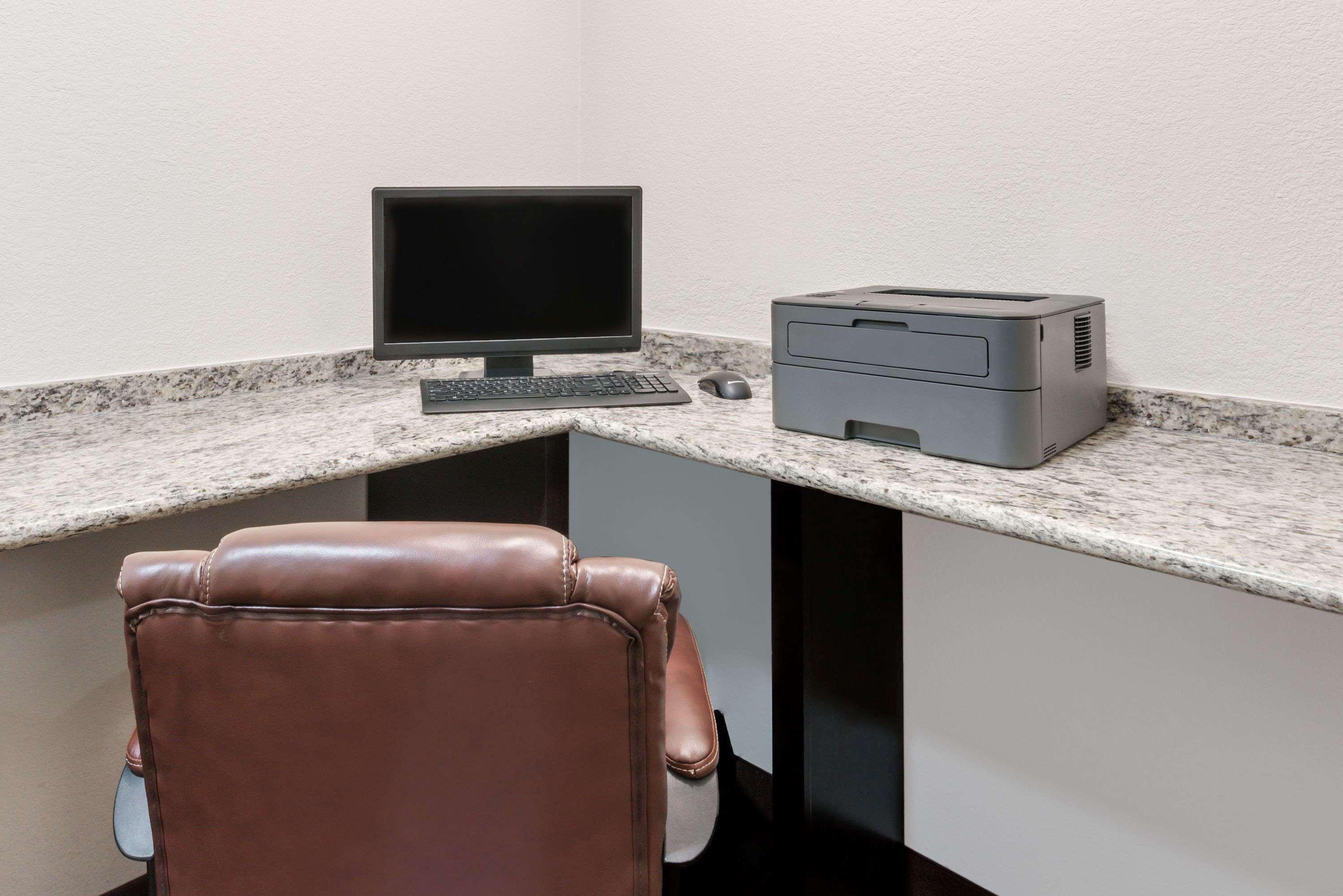 Days Inn & Suites by Wyndham Dallas — photo 5