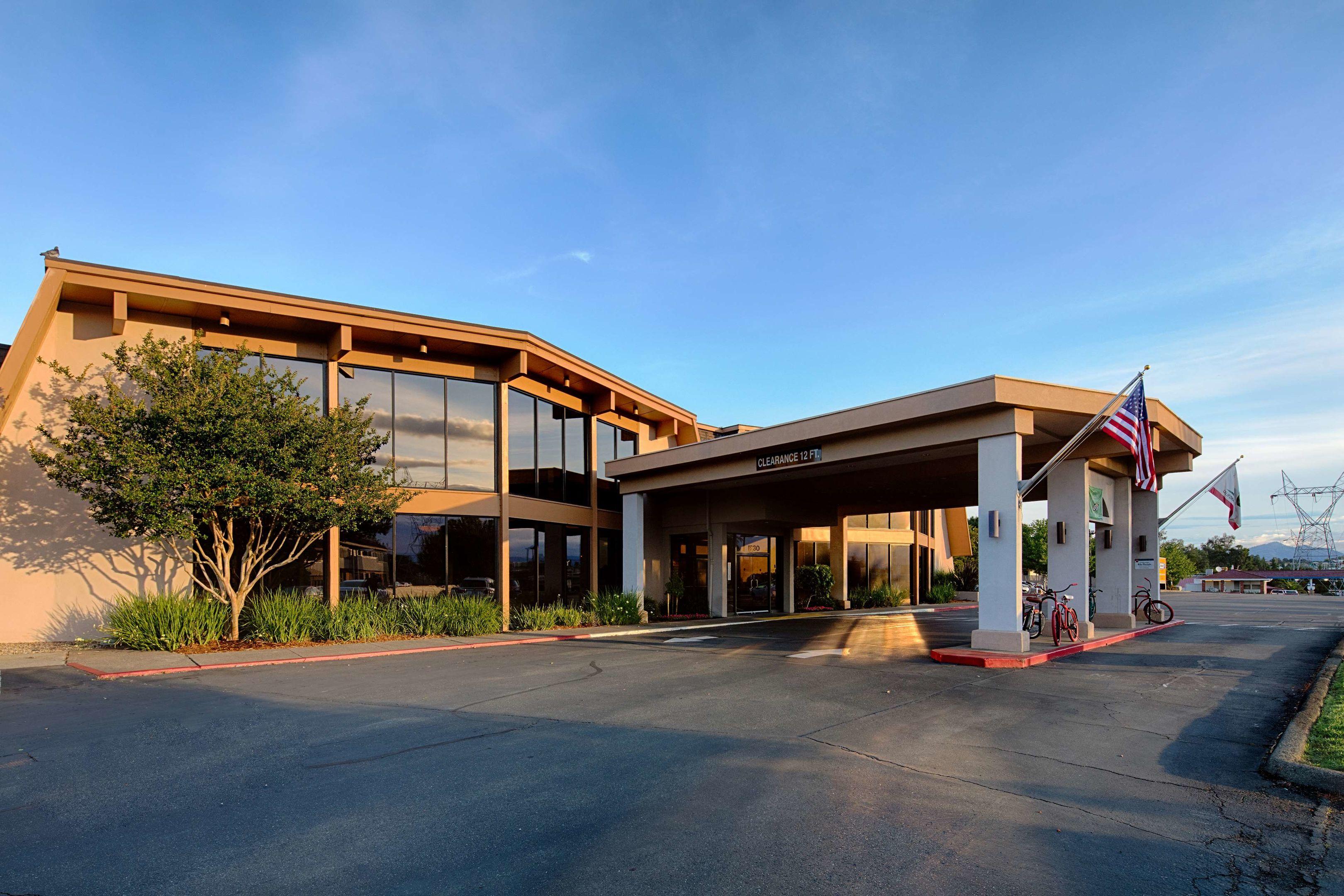 Red Lion Hotel Redding — photo 5