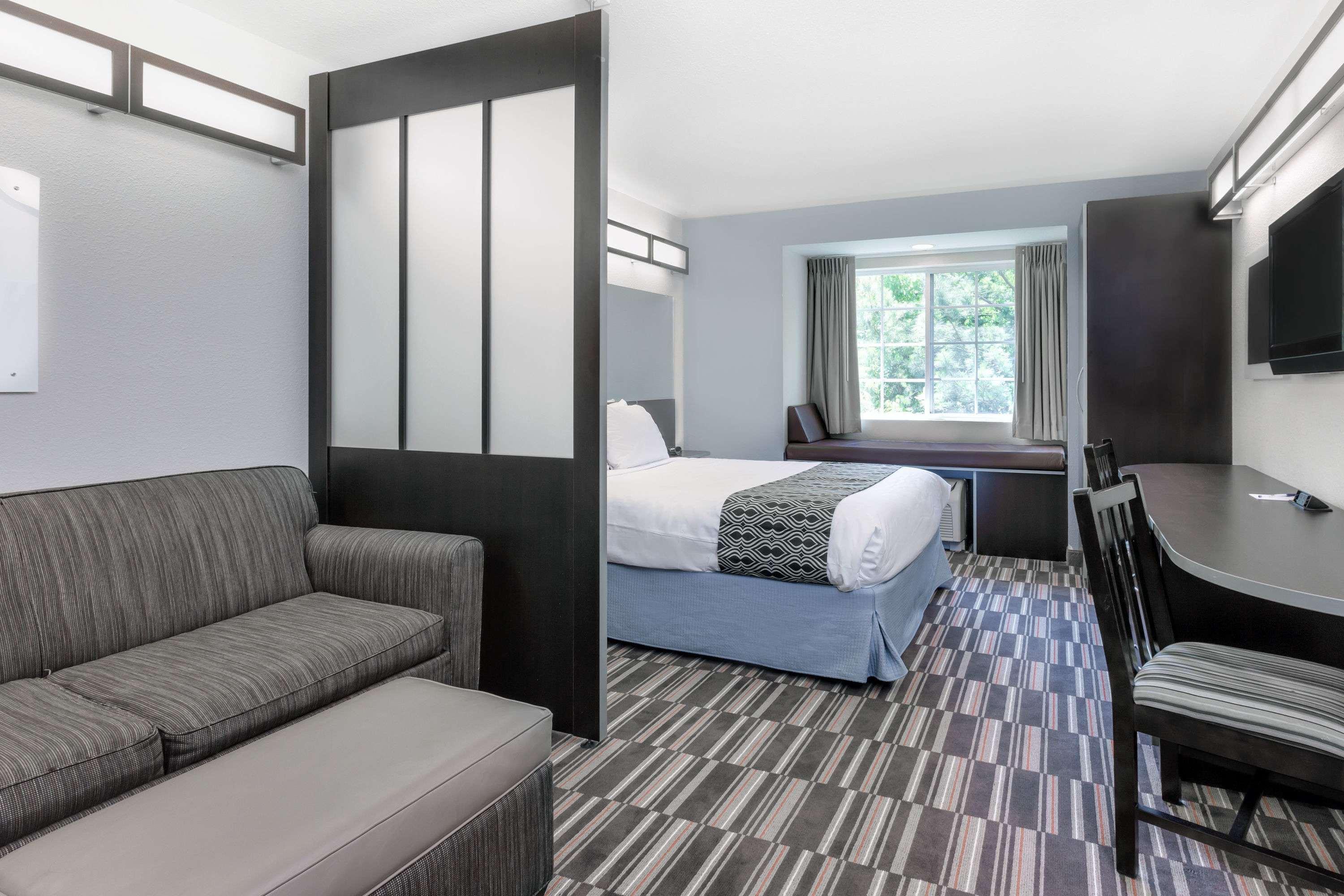 Microtel Inn & Suites by Wyndham Hoover/Birmingham — photo 4