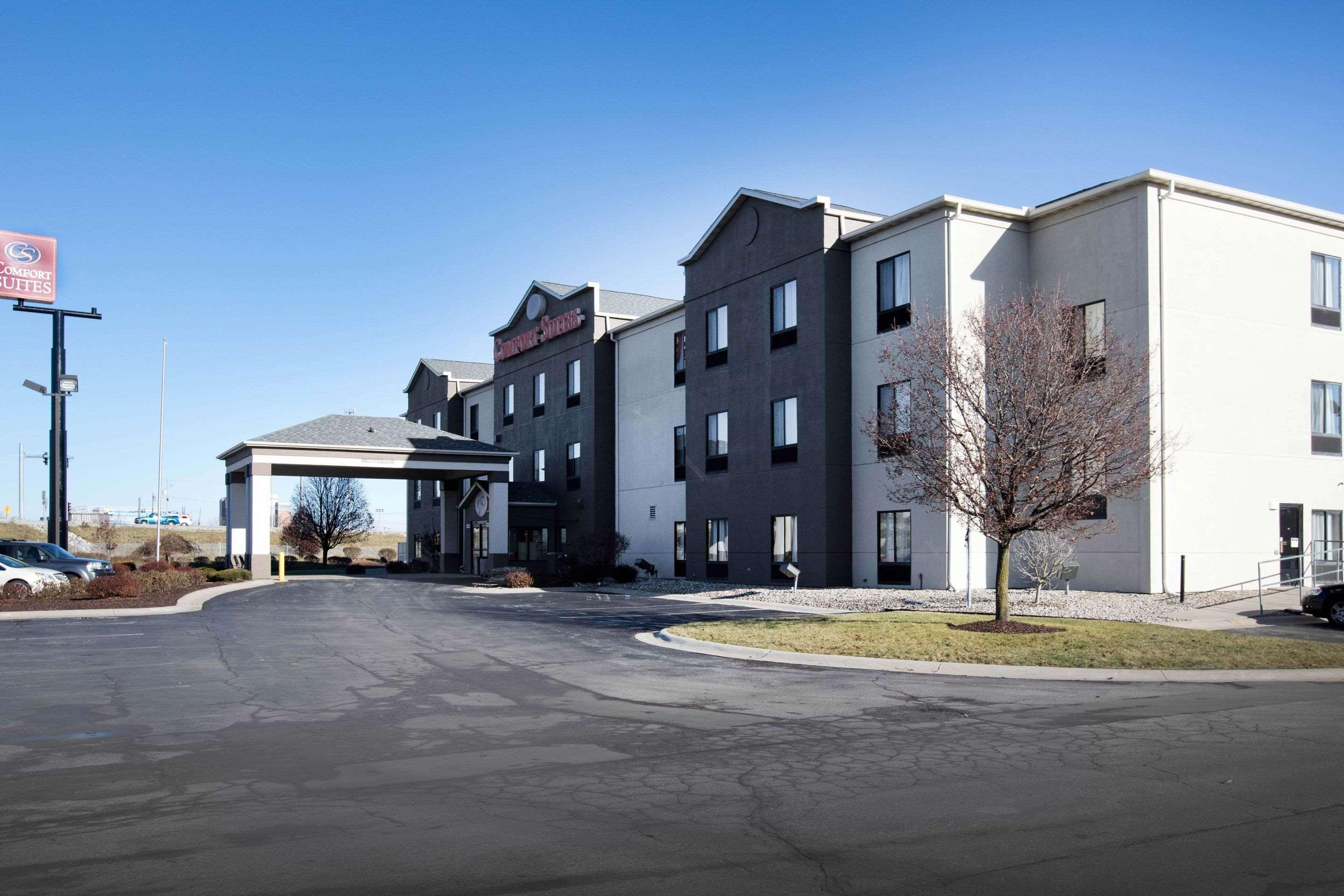 Comfort Suites North — photo 3