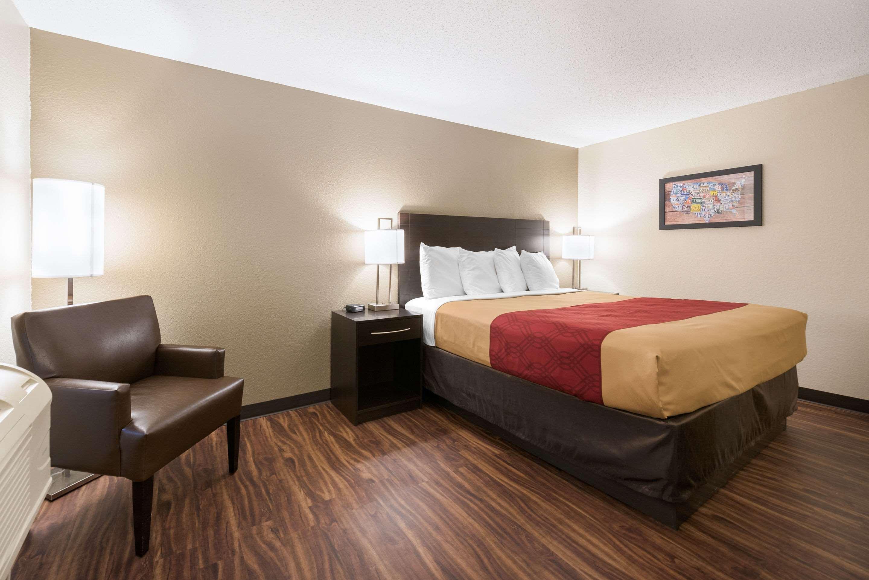 Econo Lodge New Ulm — photo 5