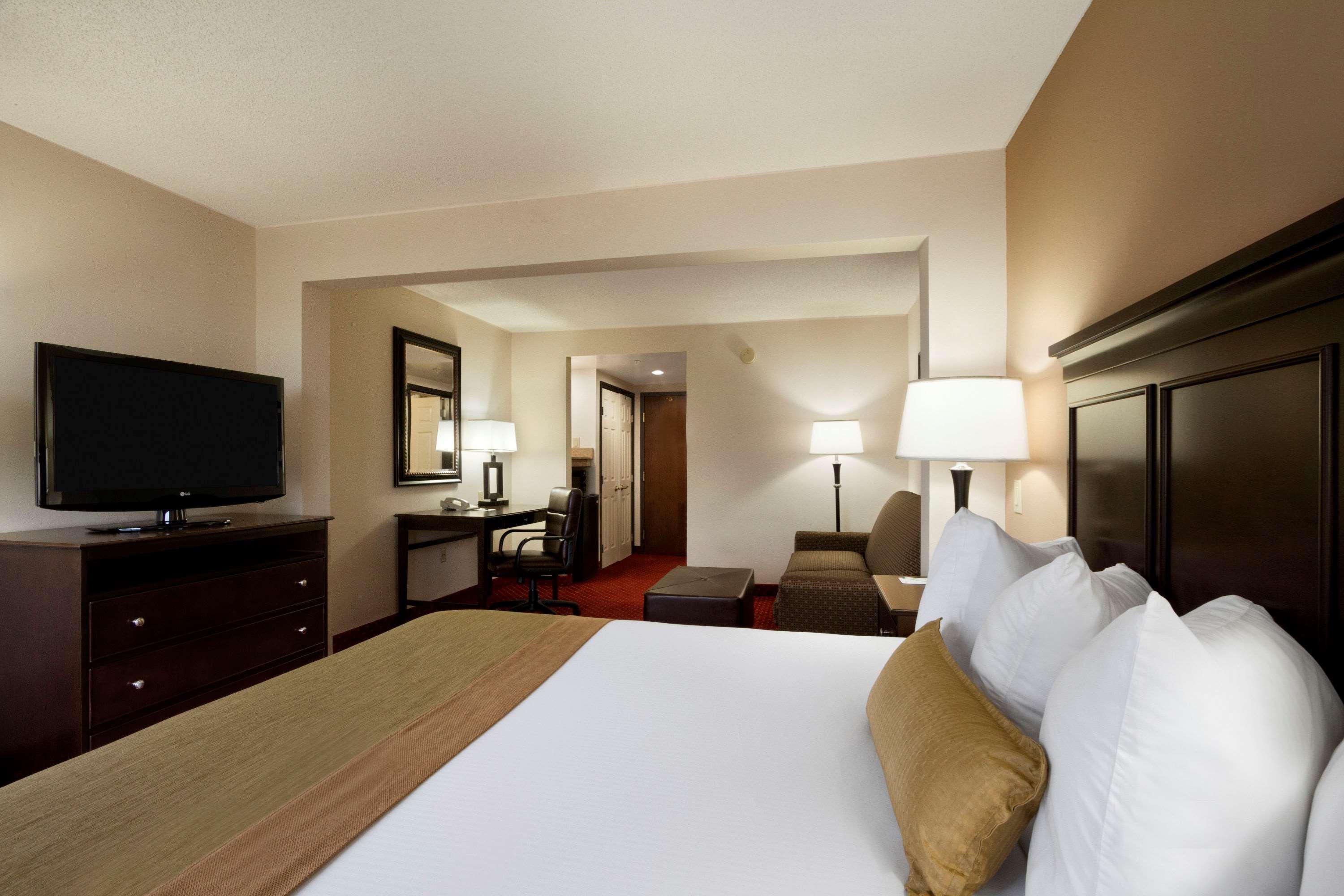 Wingate by Wyndham Charlotte Airport South/ I-77 Tyvola