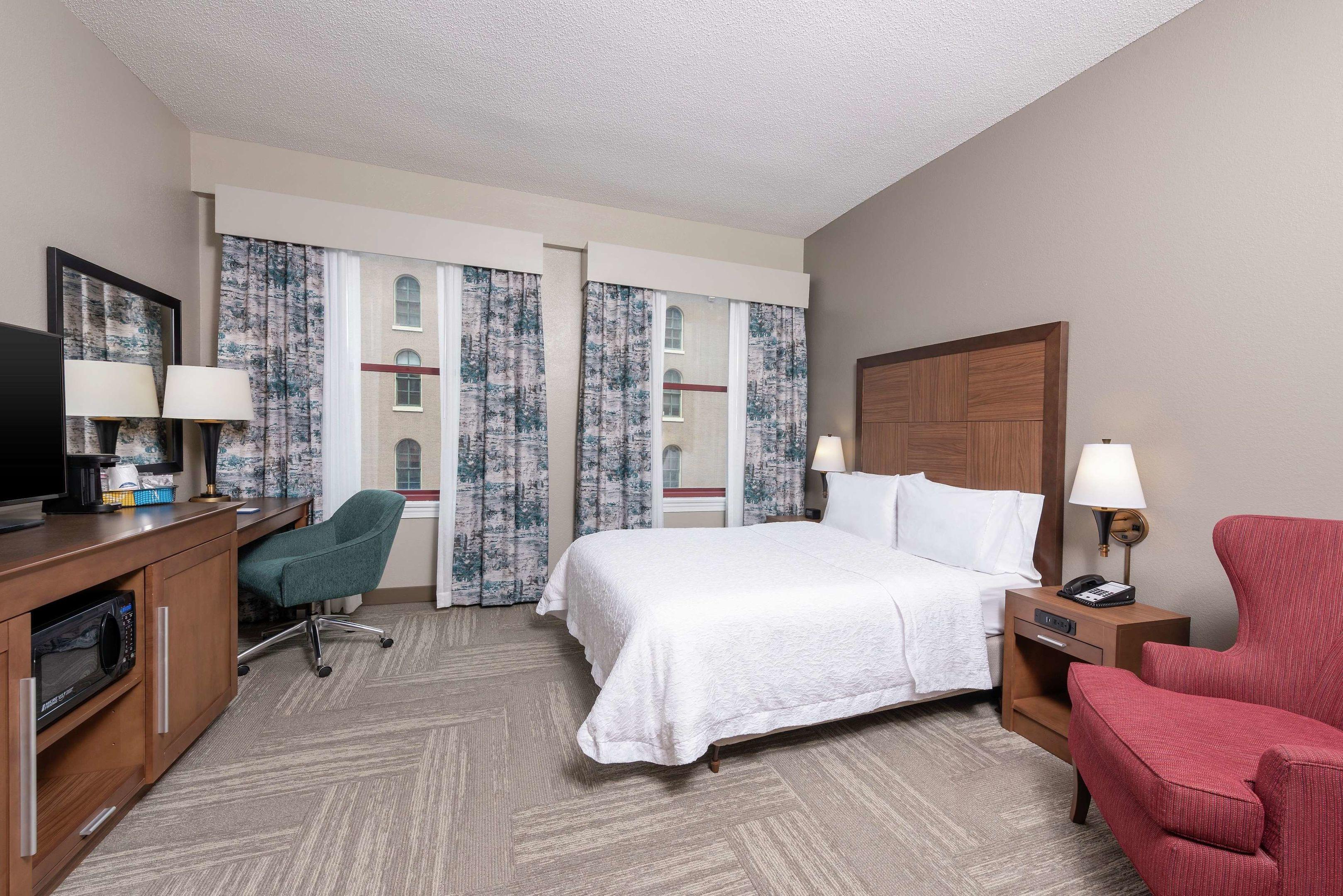 Hampton Inn Downtown — photo 4