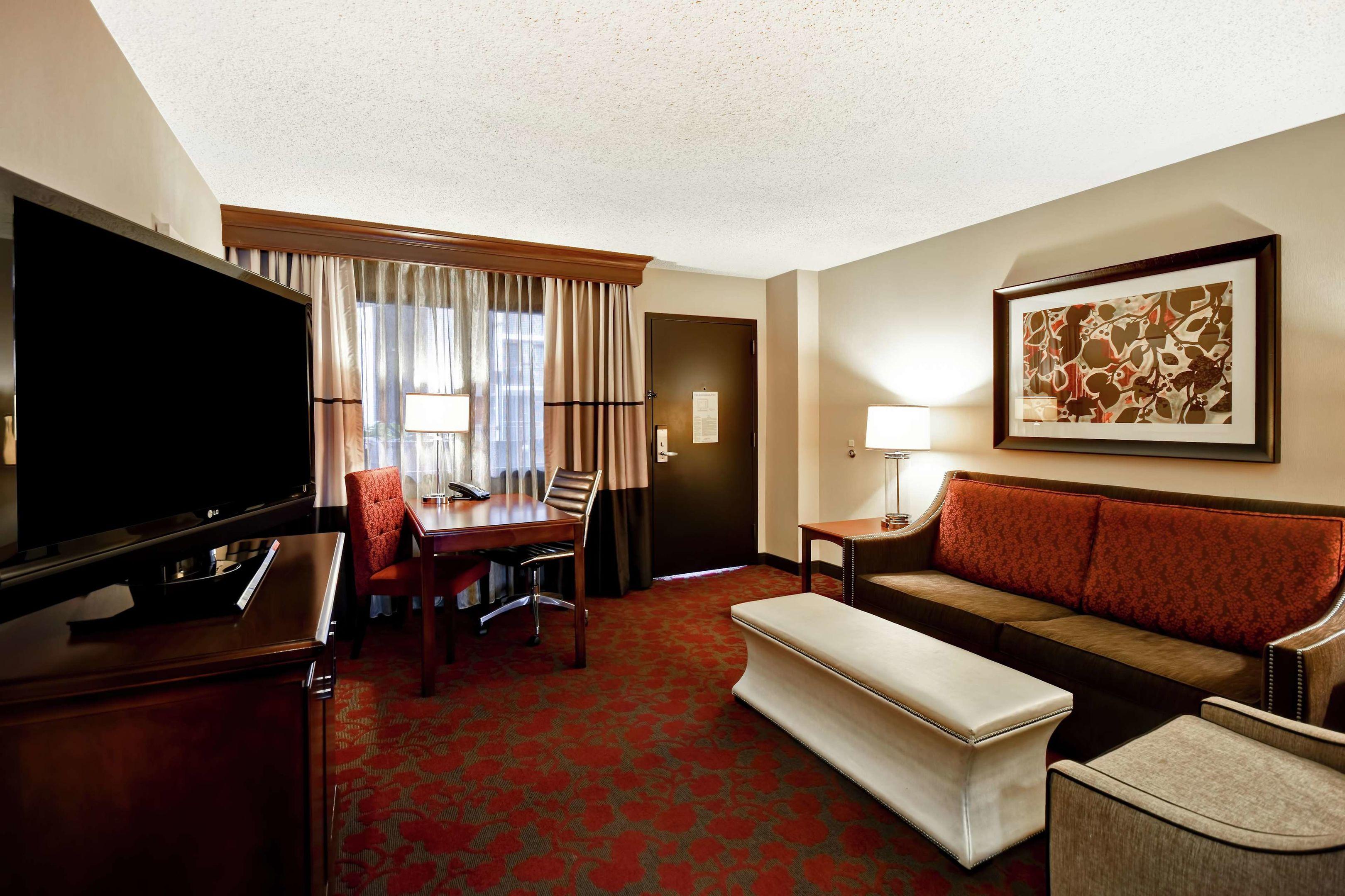 Embassy Suites by Hilton Dulles Airport — photo 5